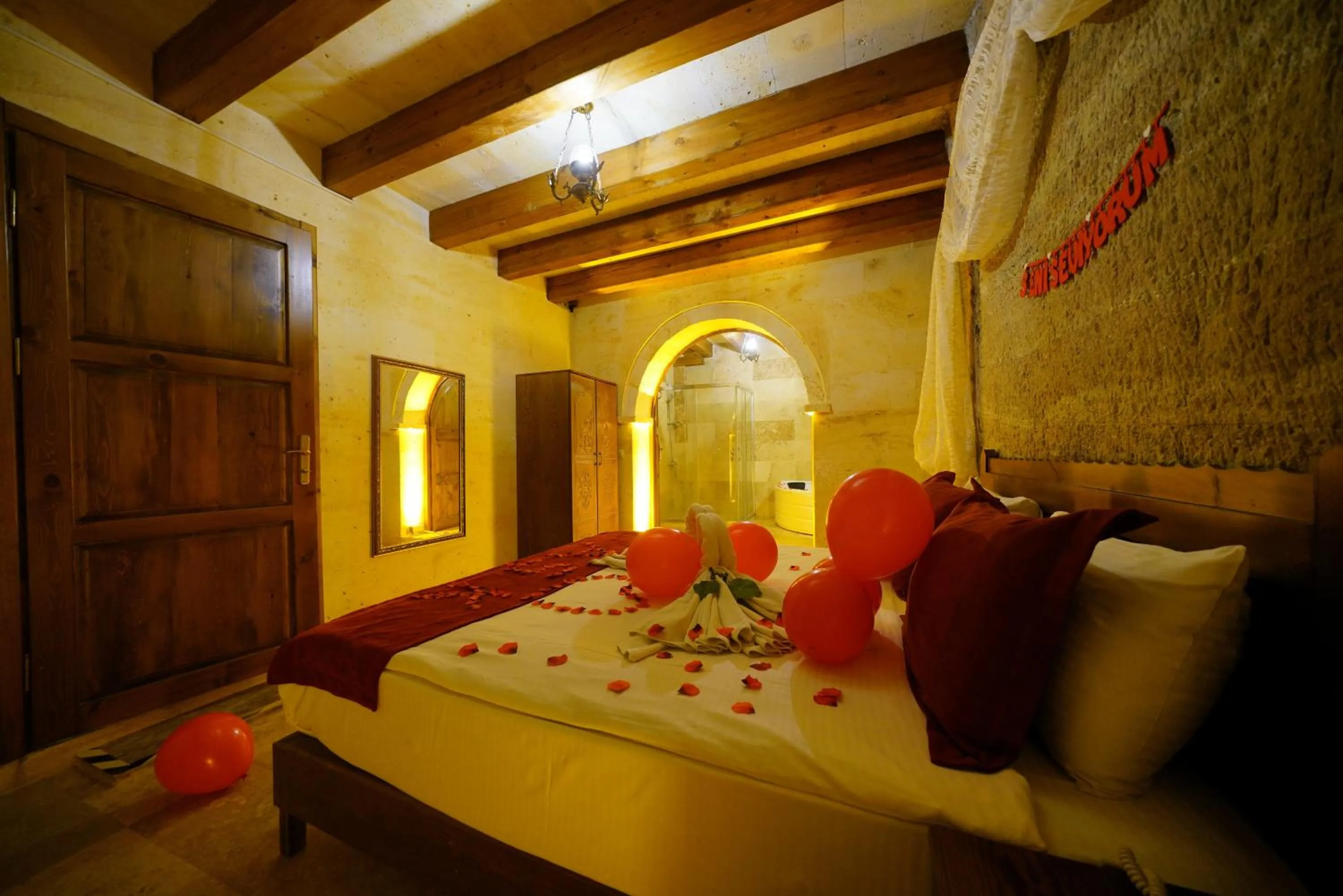 Bed in Balloon Cave Hotel