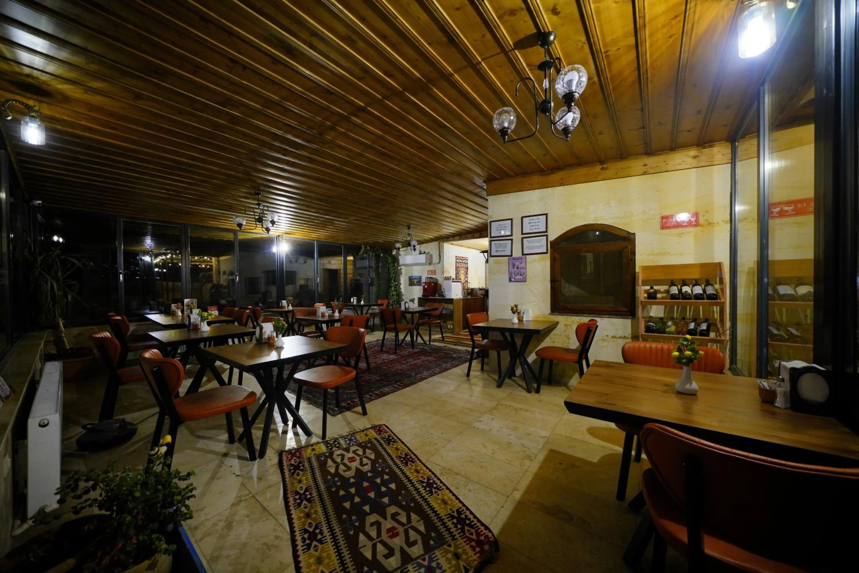 Restaurant/places to eat in Balloon Cave Hotel