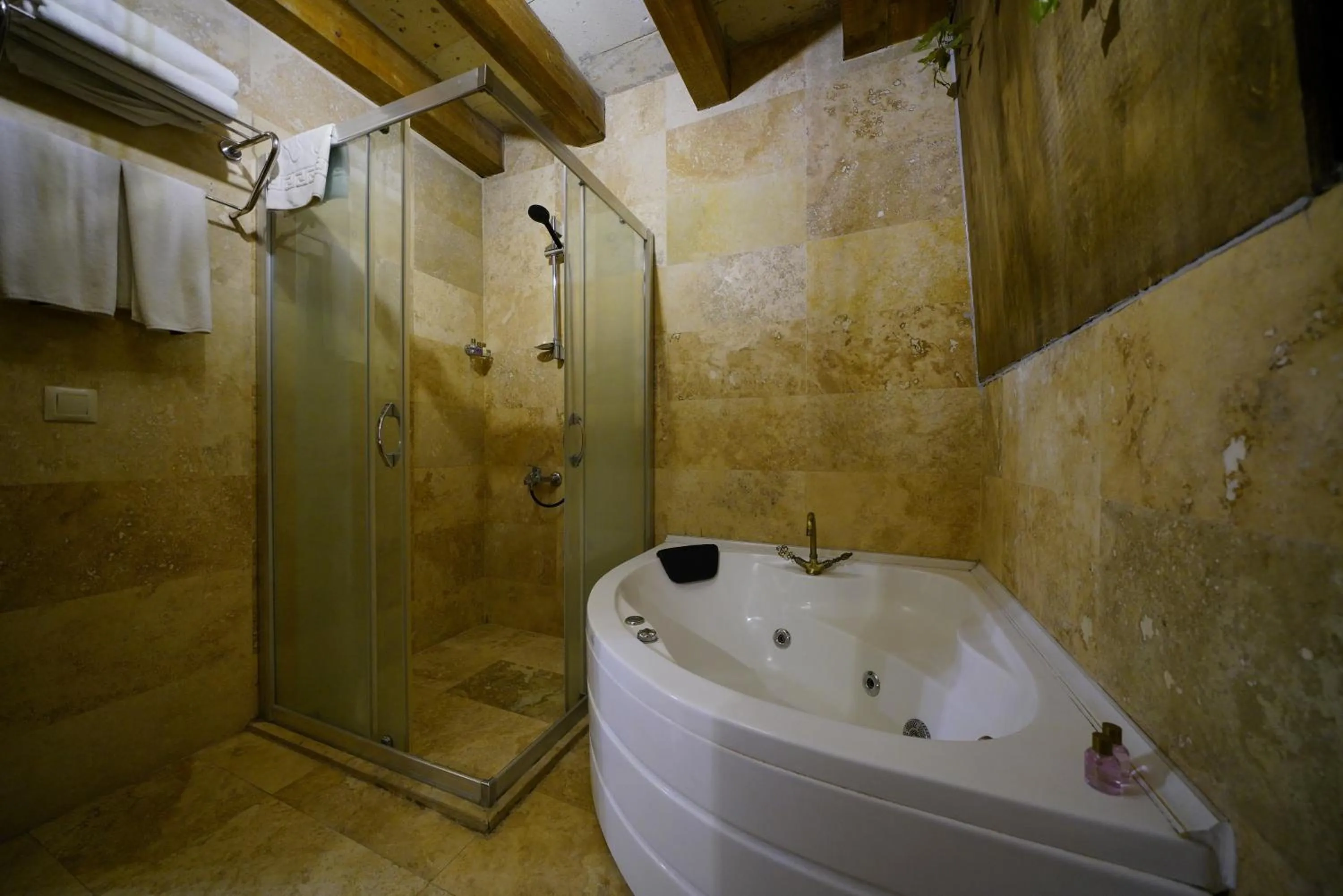 Shower in Balloon Cave Hotel