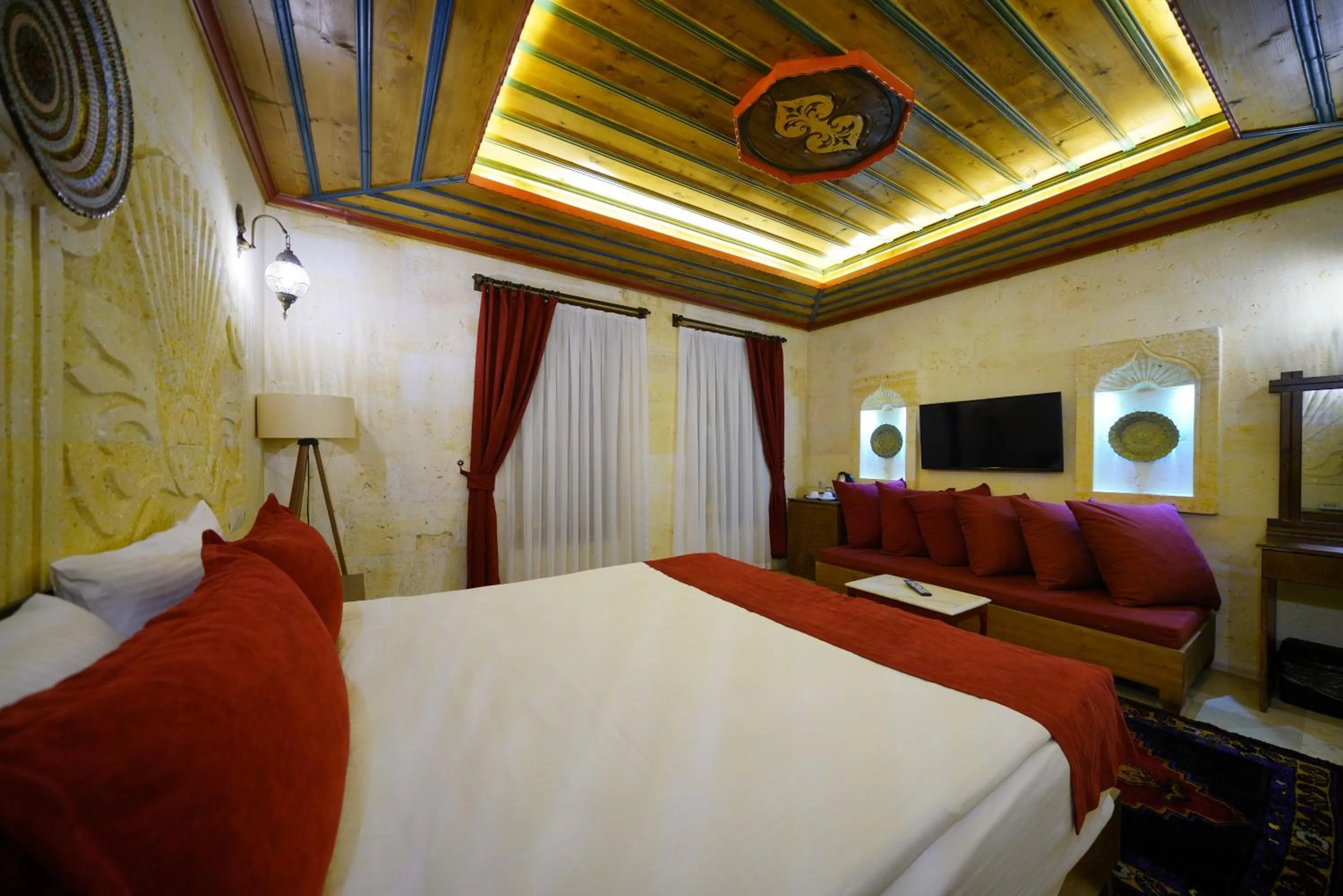 Bed in Balloon Cave Hotel