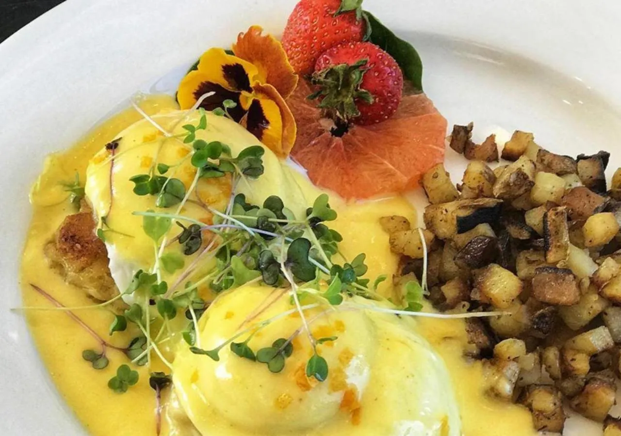 Breakfast in Geneseo Inn