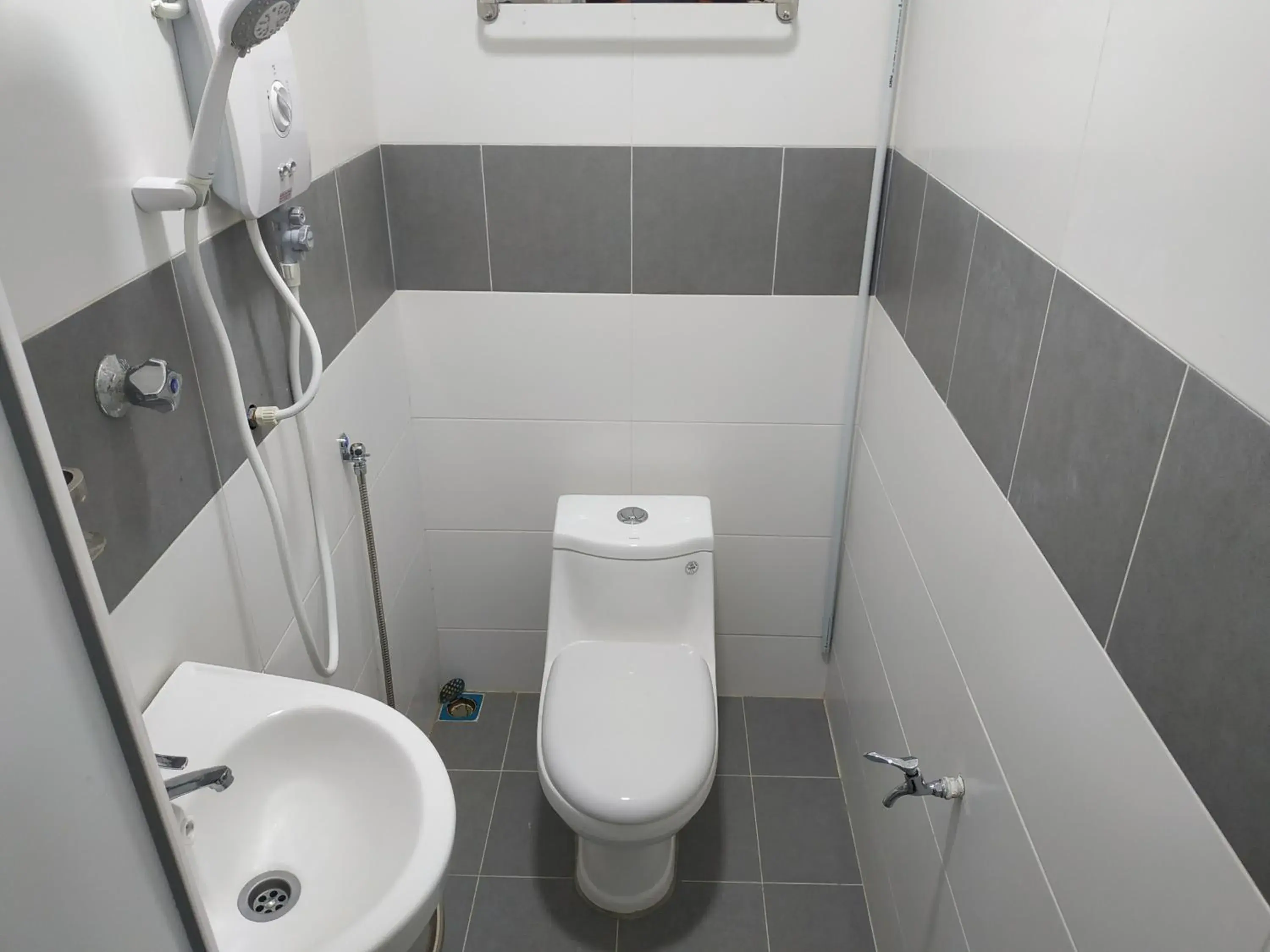 Triple Room in Qeyjan Hotel Triple Room in Qeyjan Hotel