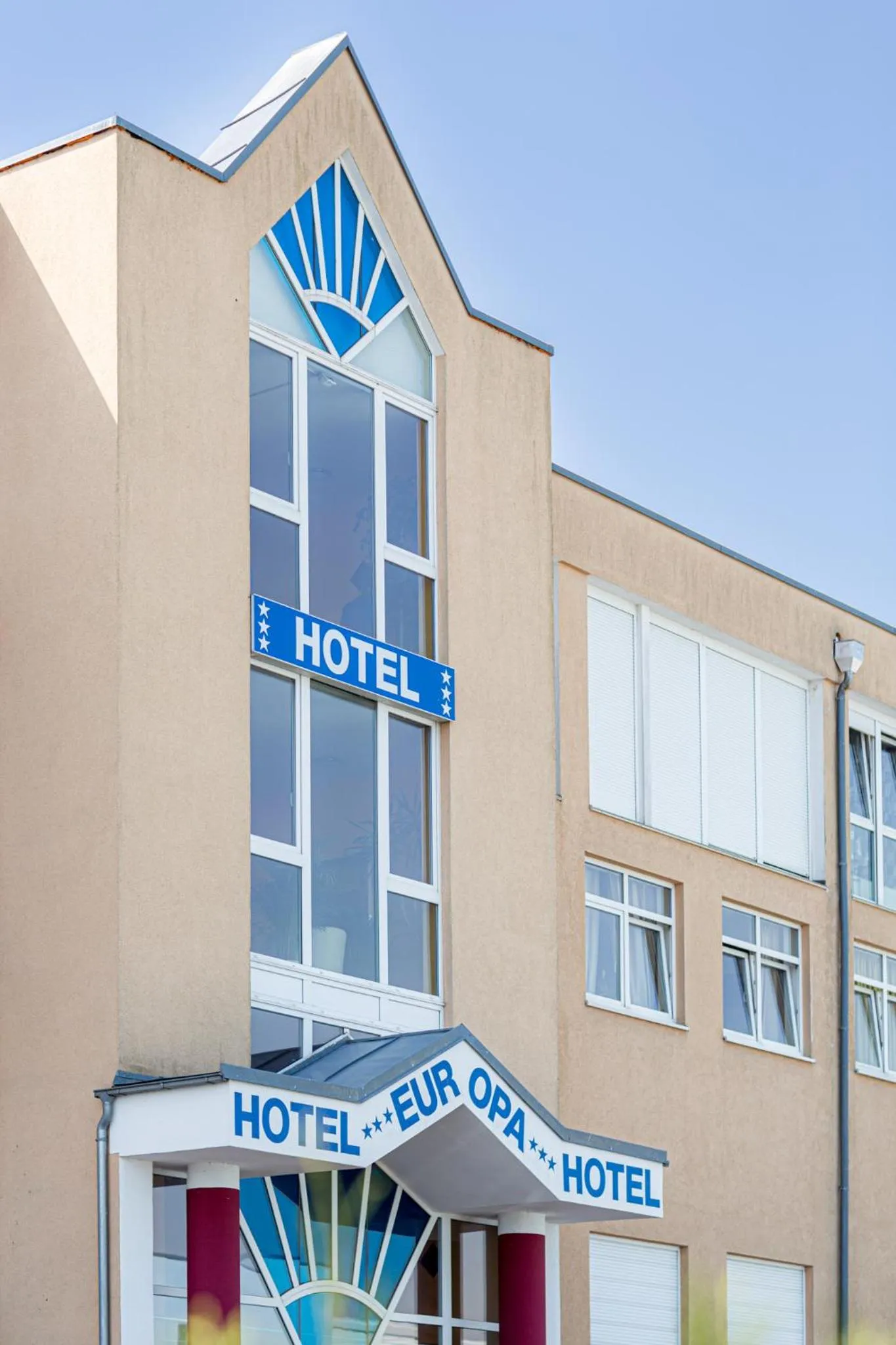Facade/entrance in Europa Hotel Garni free parking