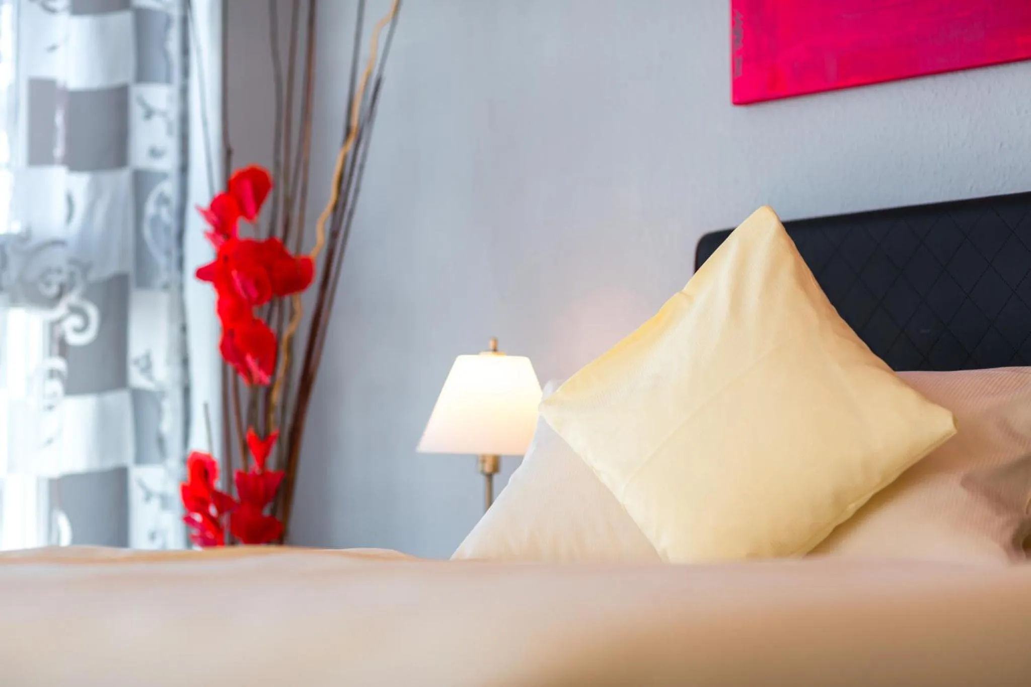 Bed in Europa Hotel Garni free parking