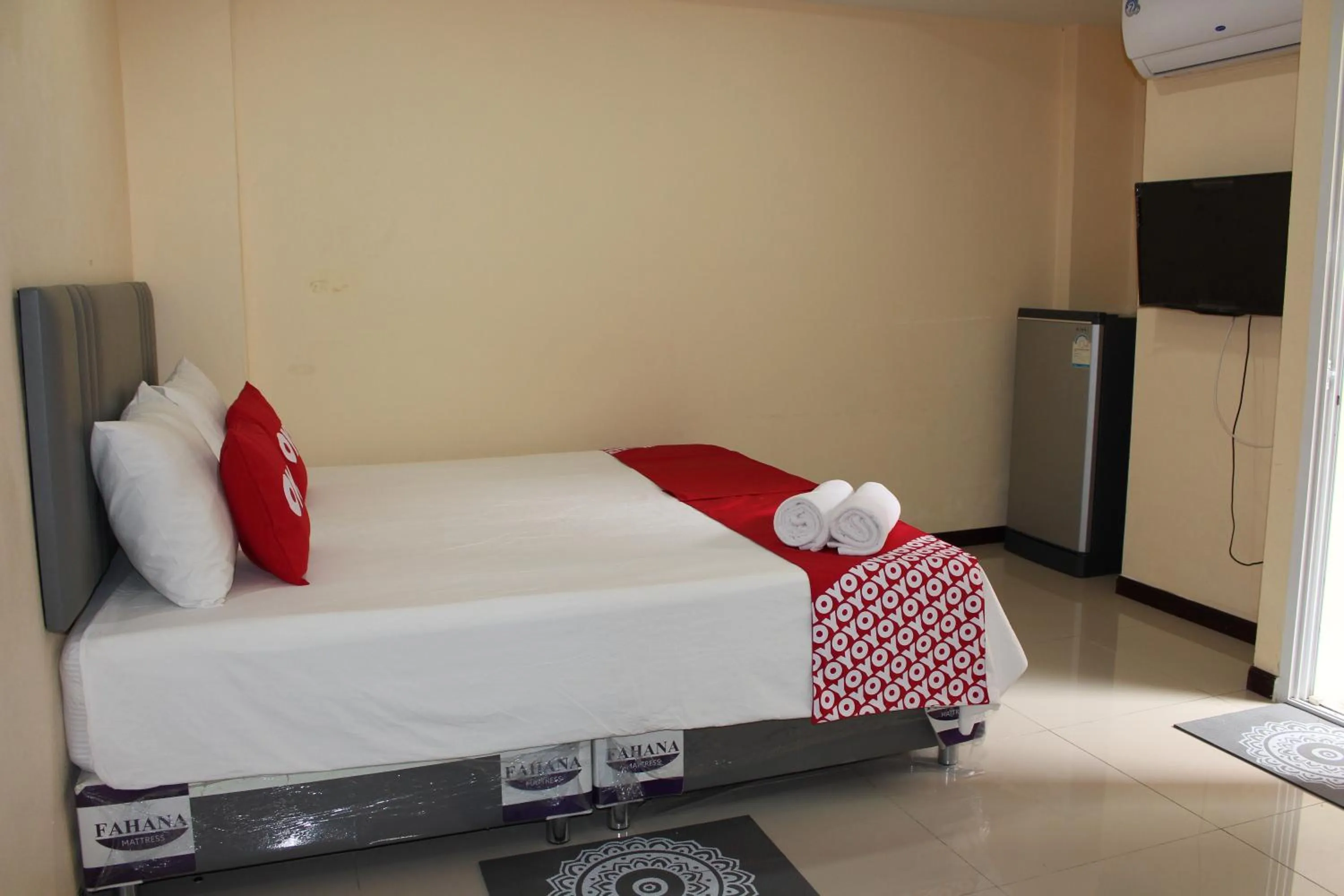 Bedroom, Bed in Awa Don Muang