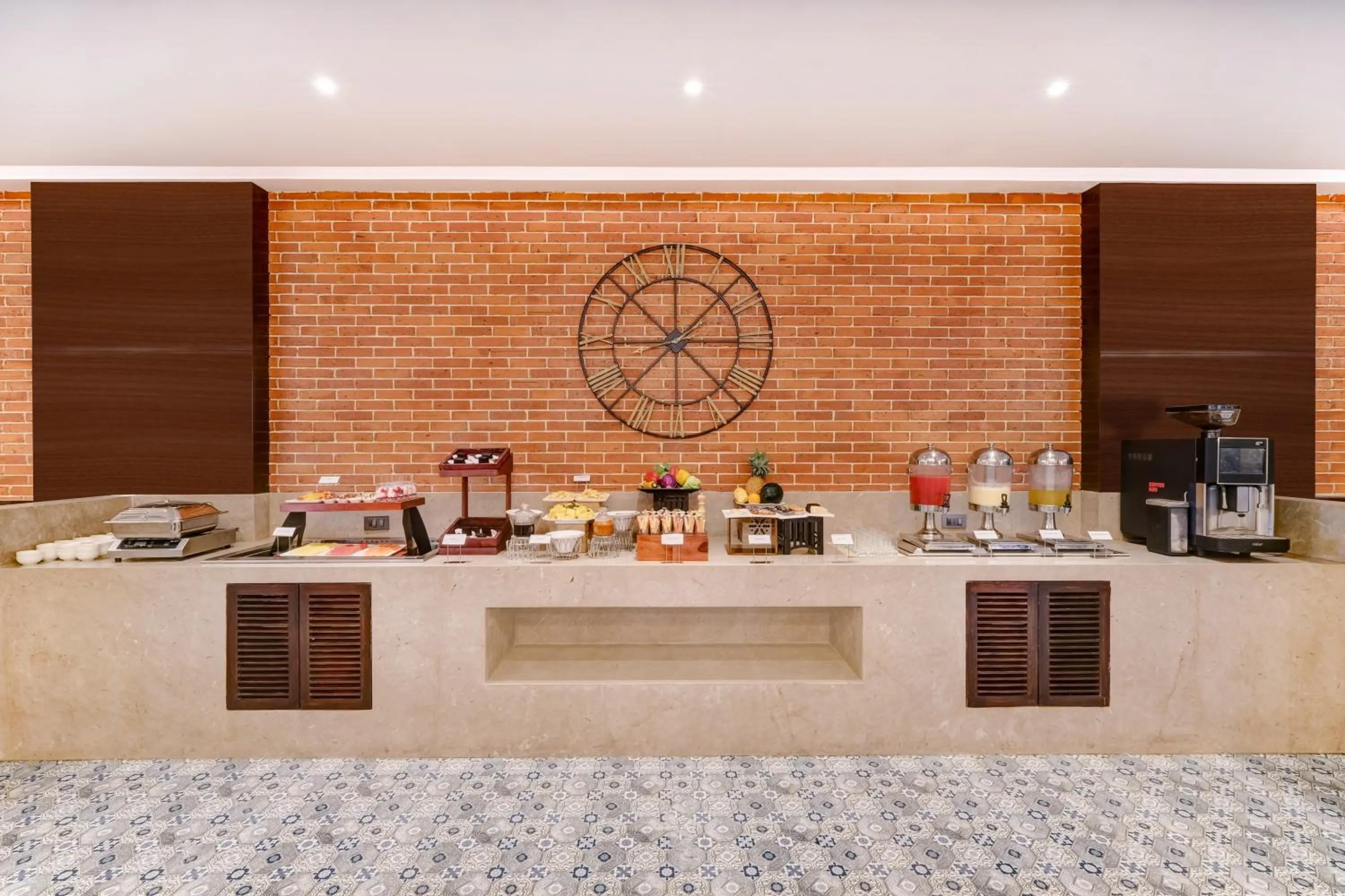 Buffet breakfast in Lemon Tree Premier, Dwarka