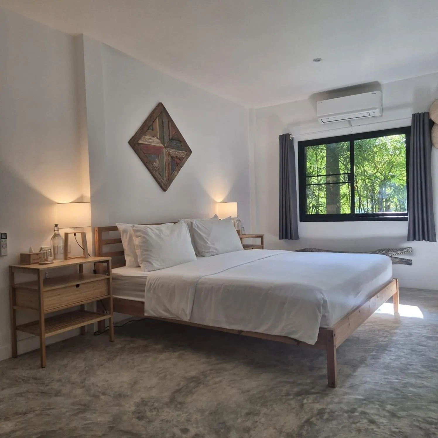 Photo of the whole room, Bed in The Mooring Resort