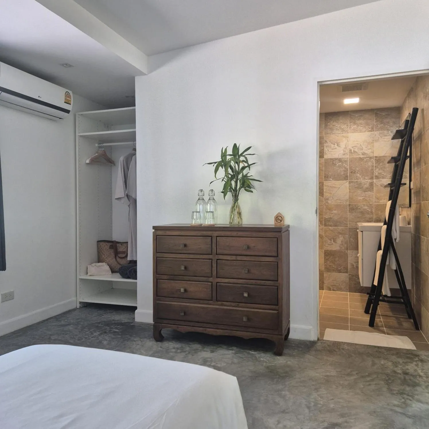 Bedroom, Bed in The Mooring Resort