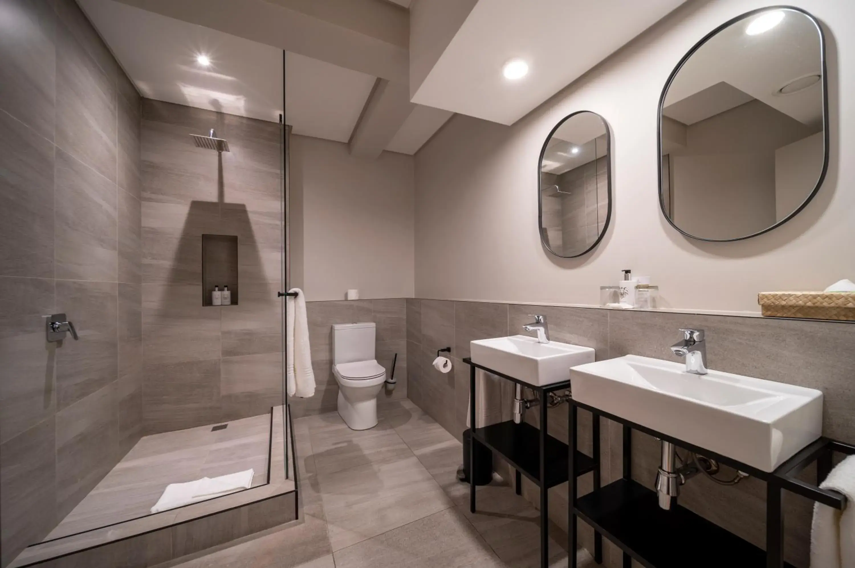 Luxury Room in Kloof Street Hotel - Lion Roars Hotels & Lodges Luxury Room in Kloof Street Hotel - Lion Roars Hotels & Lodges