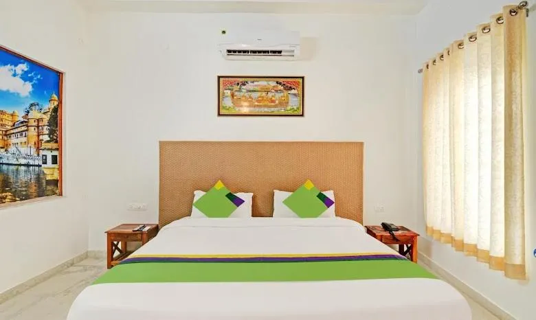 Bed in Khakhri Haveli - A Legacy of Mewar