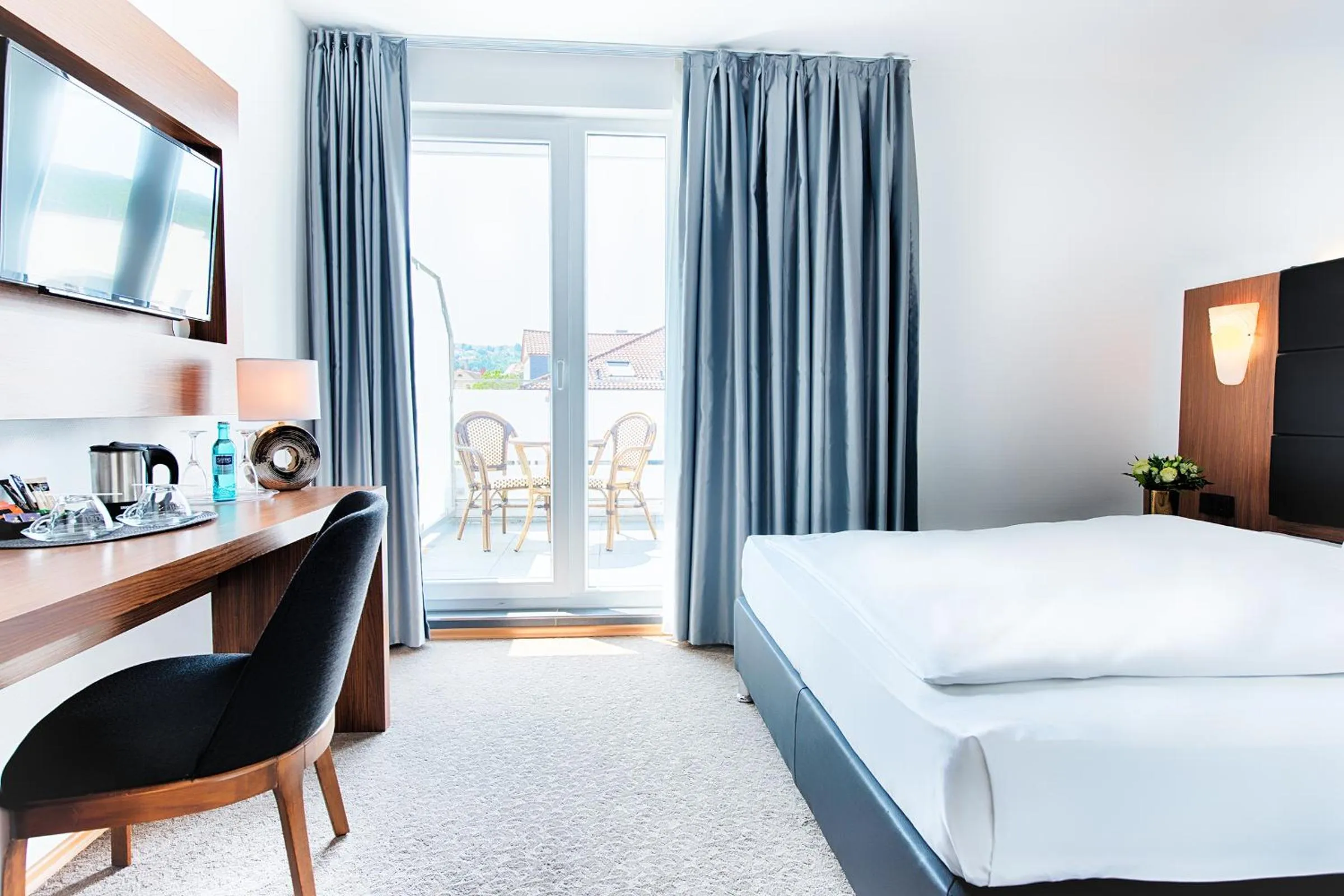 View (from property/room), Bed in ACHAT Hotel Bad Dürkheim