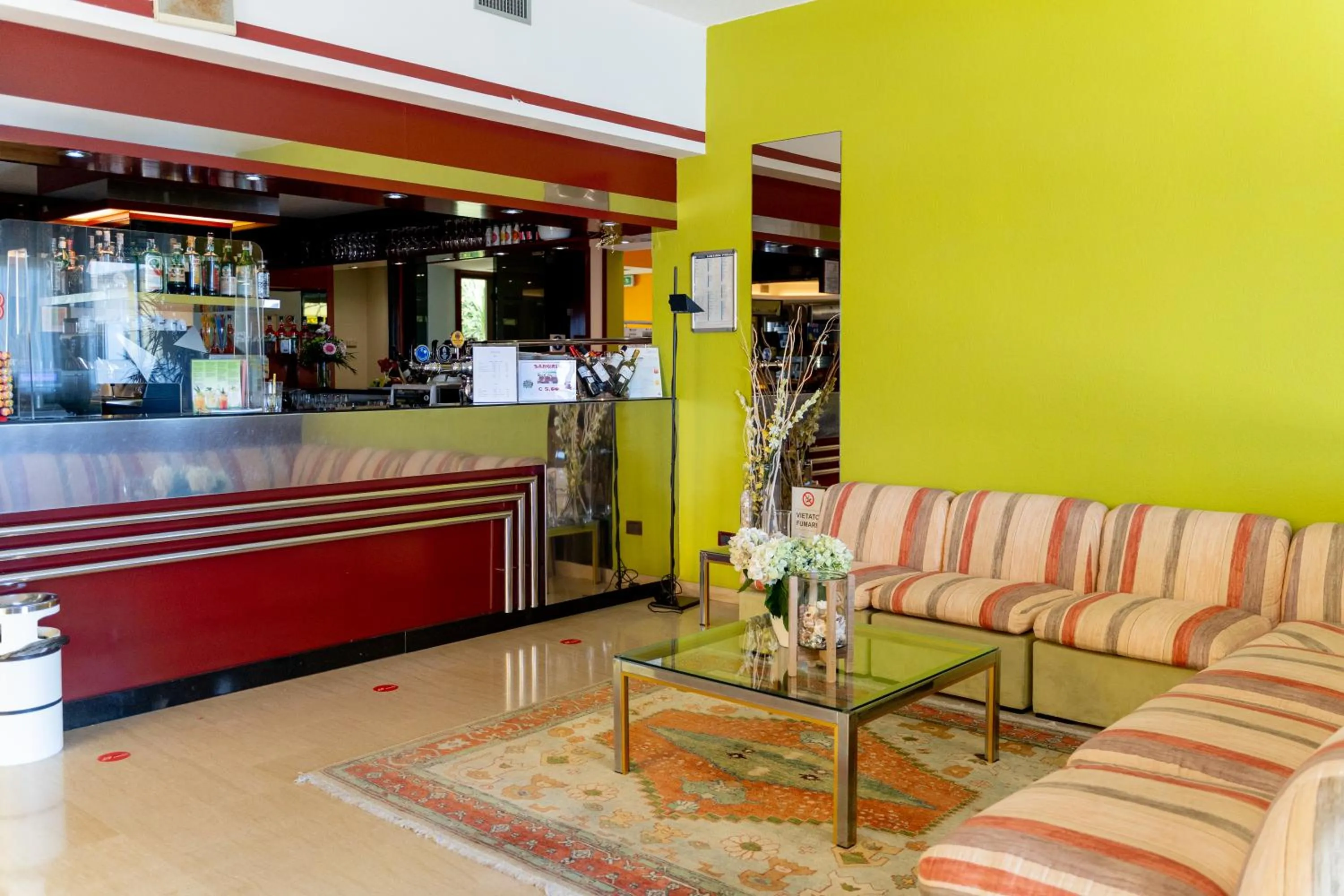 Restaurant/places to eat in Hotel Europa