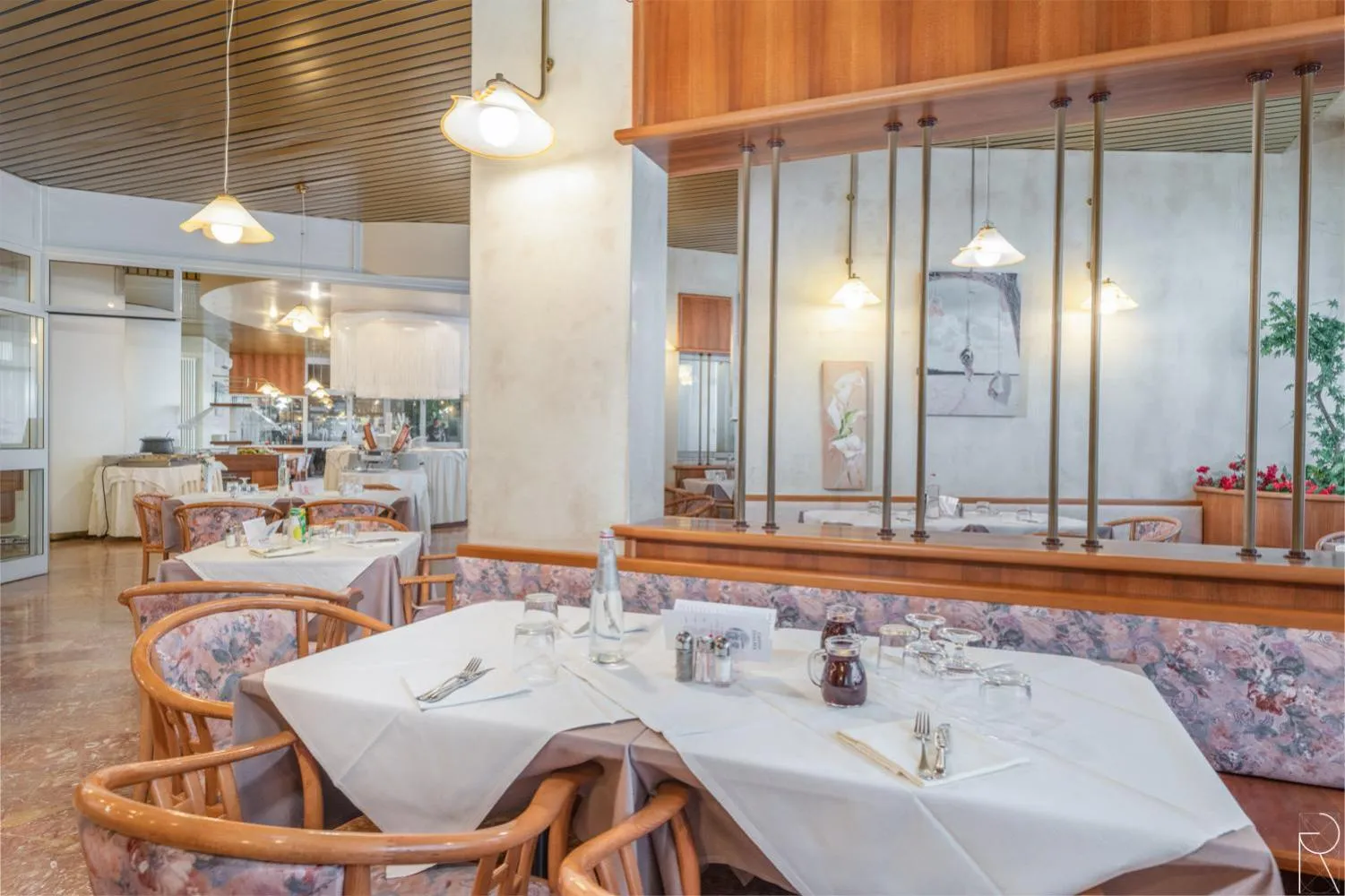 Restaurant/places to eat in Hotel Europa