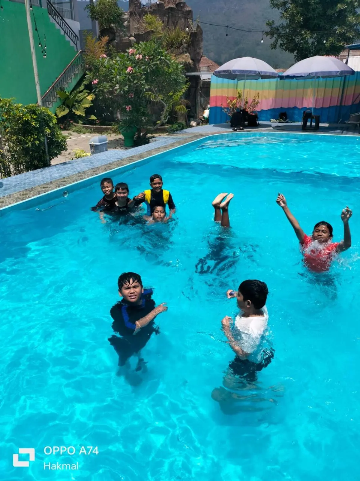 Swimming pool in Maulana Hills Syariah Hotel
