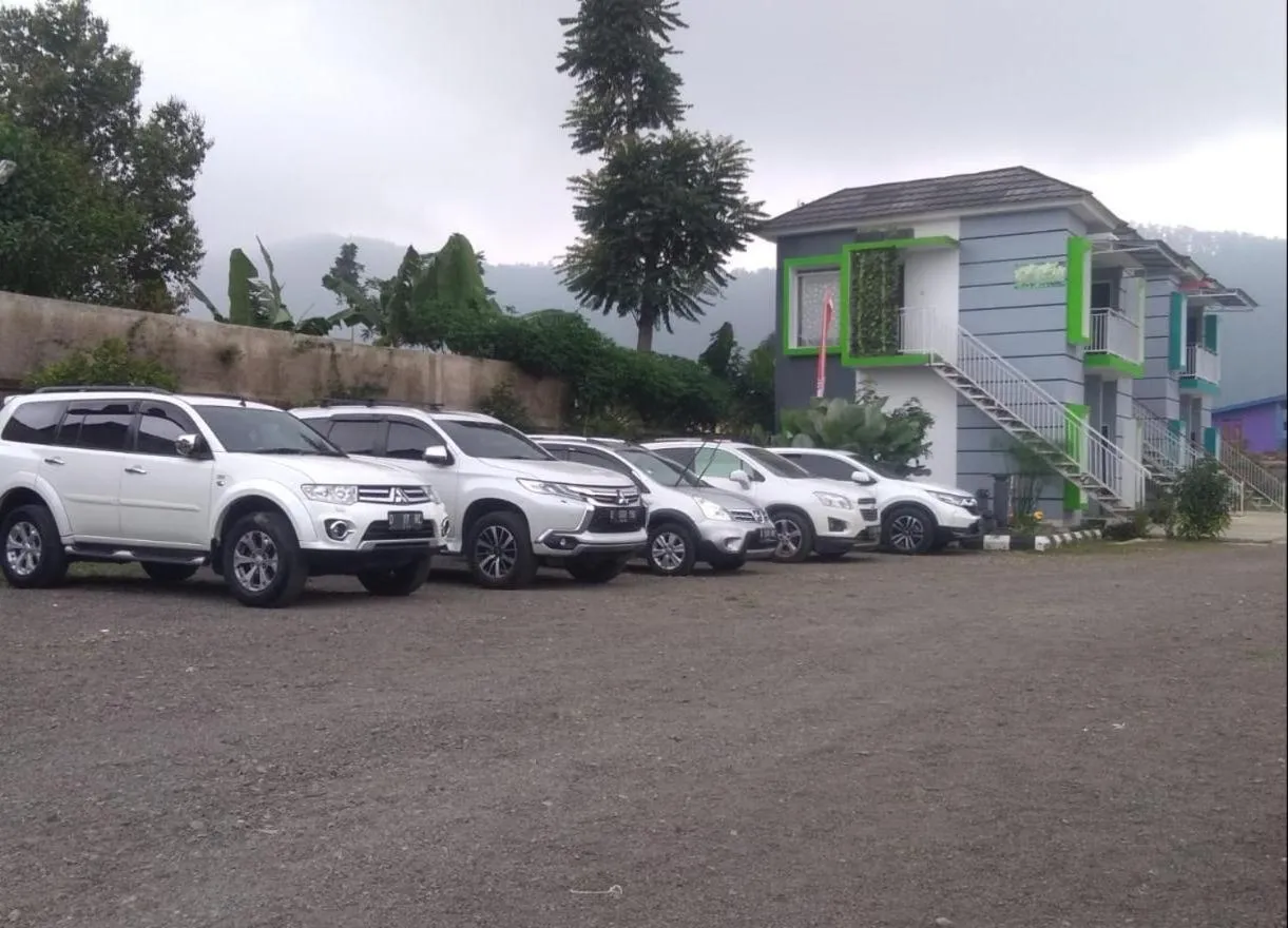 Parking in Maulana Hills Syariah Hotel