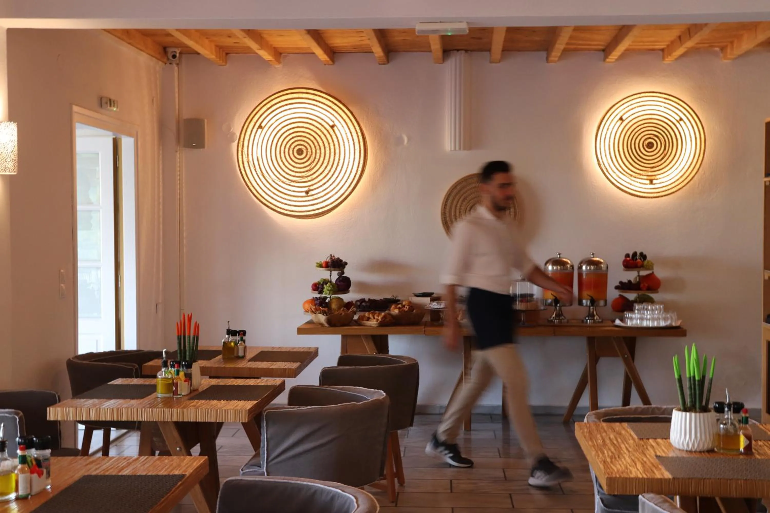 Restaurant/places to eat in San Antonio Summerland