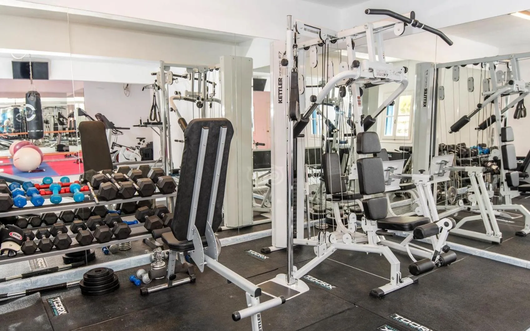 Fitness centre/facilities in San Antonio Summerland