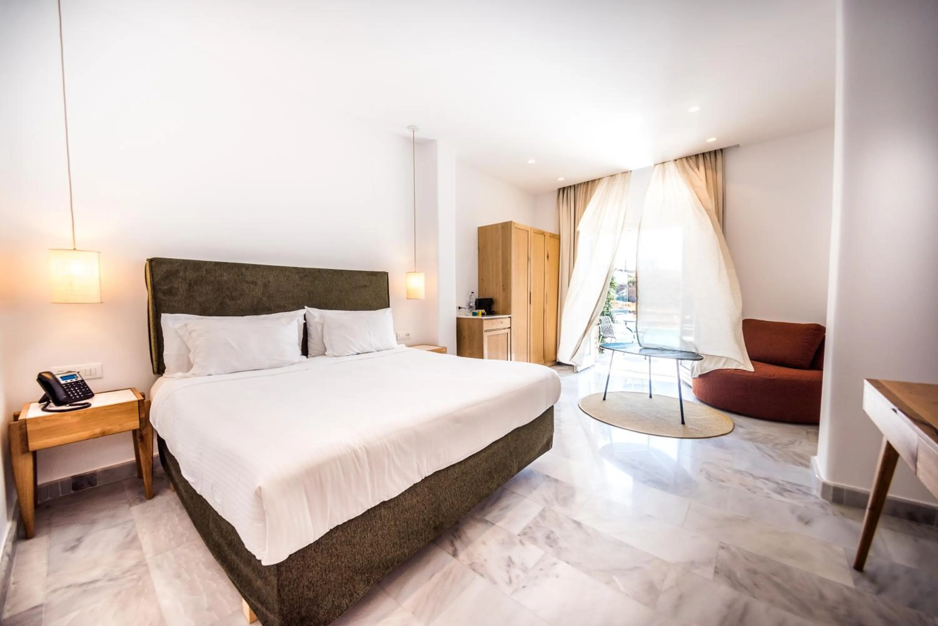 Bed in San Antonio Summerland