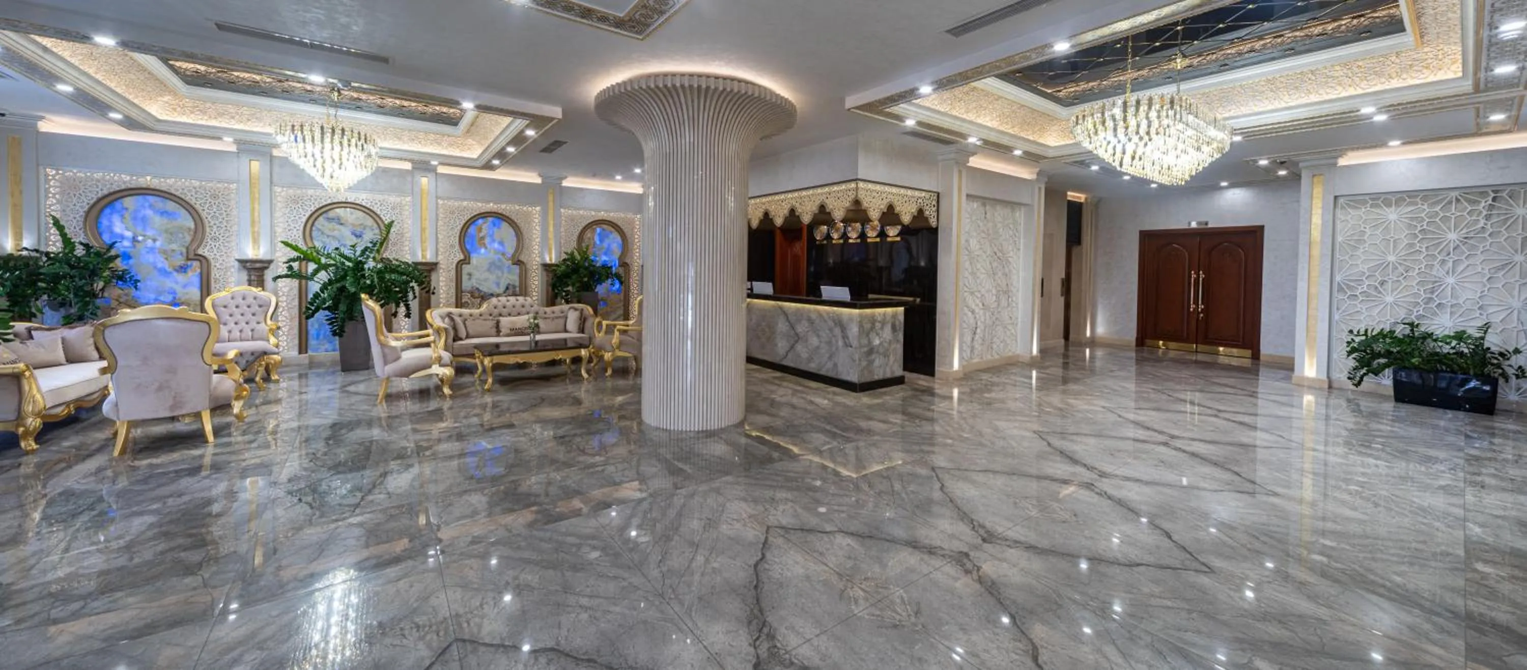 Lobby or reception in Manor Hotel