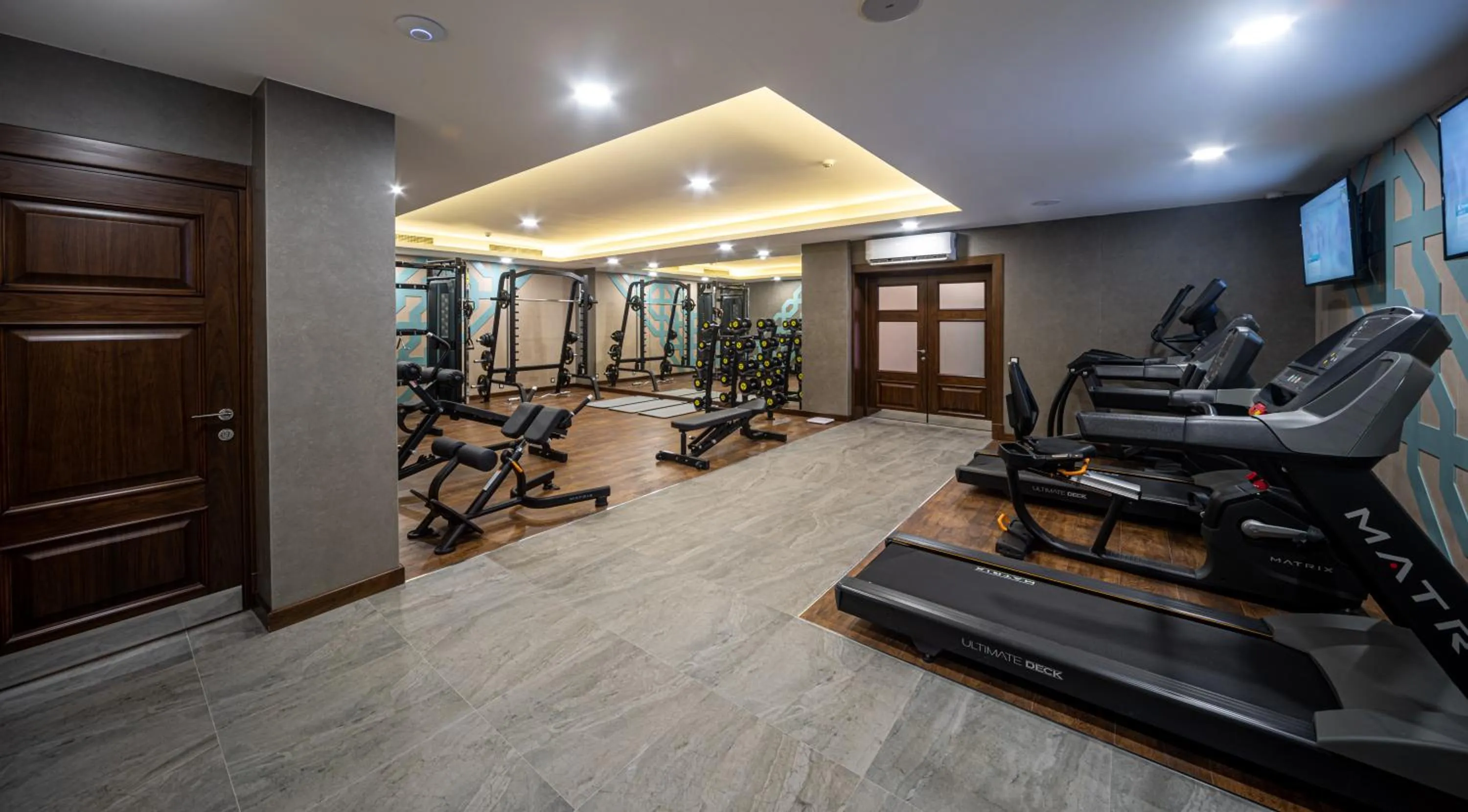 Fitness centre/facilities in Manor Hotel