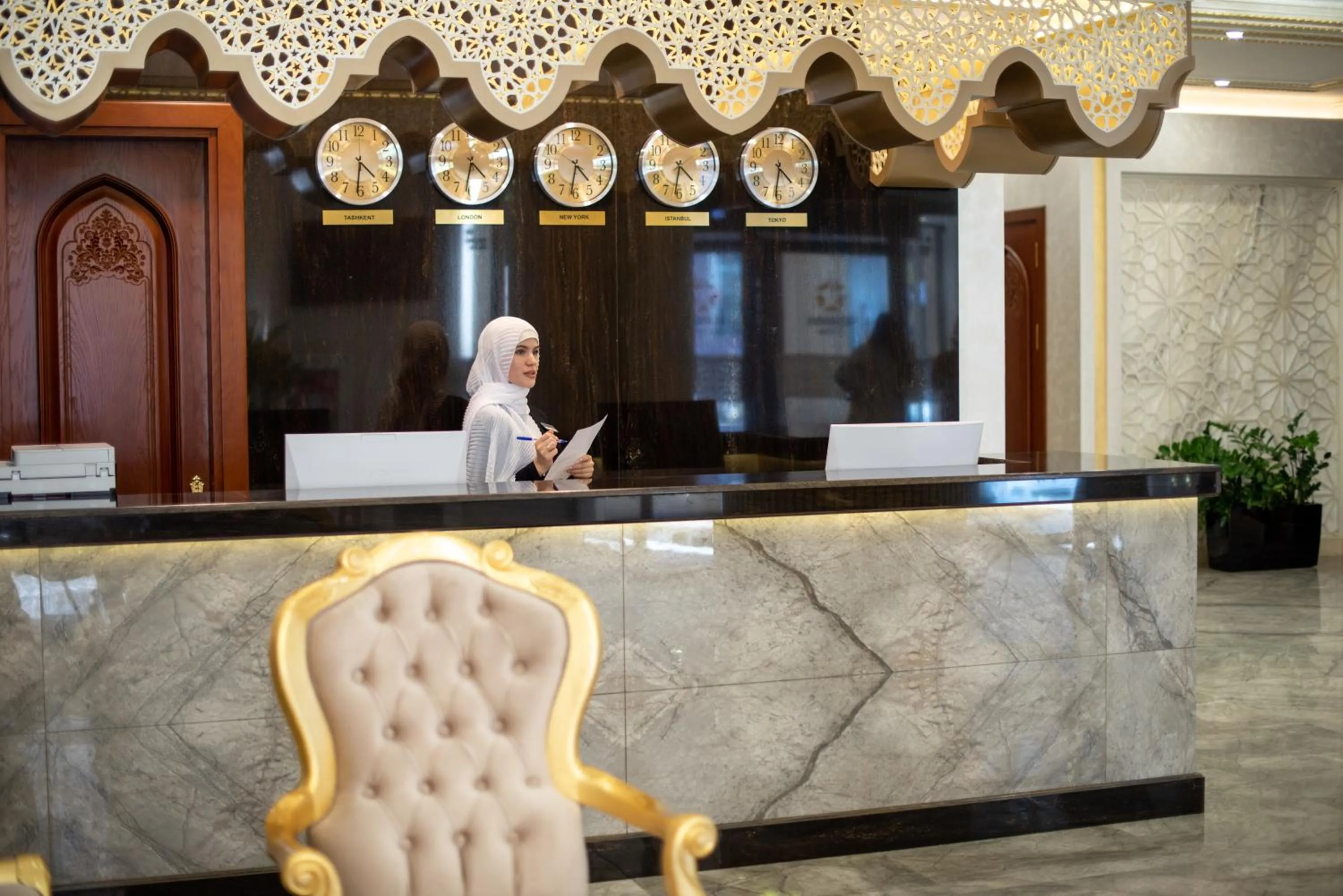 Lobby or reception in Manor Hotel