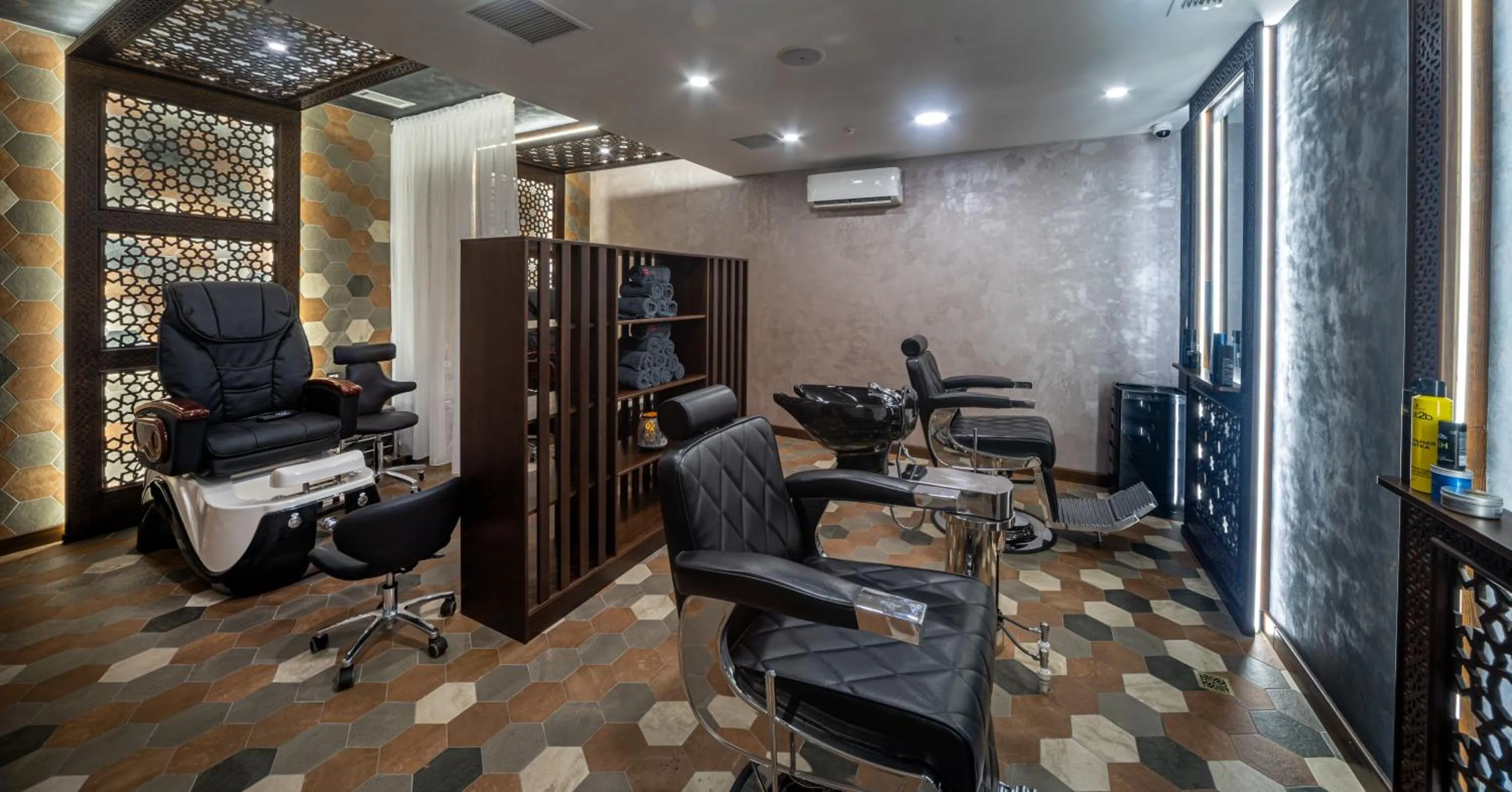 Spa and wellness centre/facilities in Manor Hotel