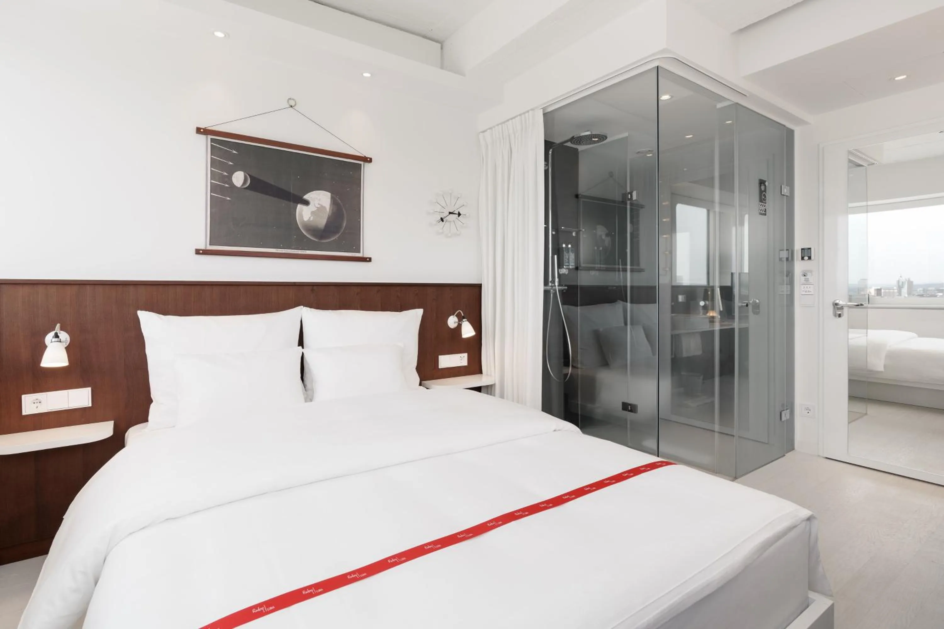 Photo of the whole room, Bed in Ruby Luna Hotel Dusseldorf