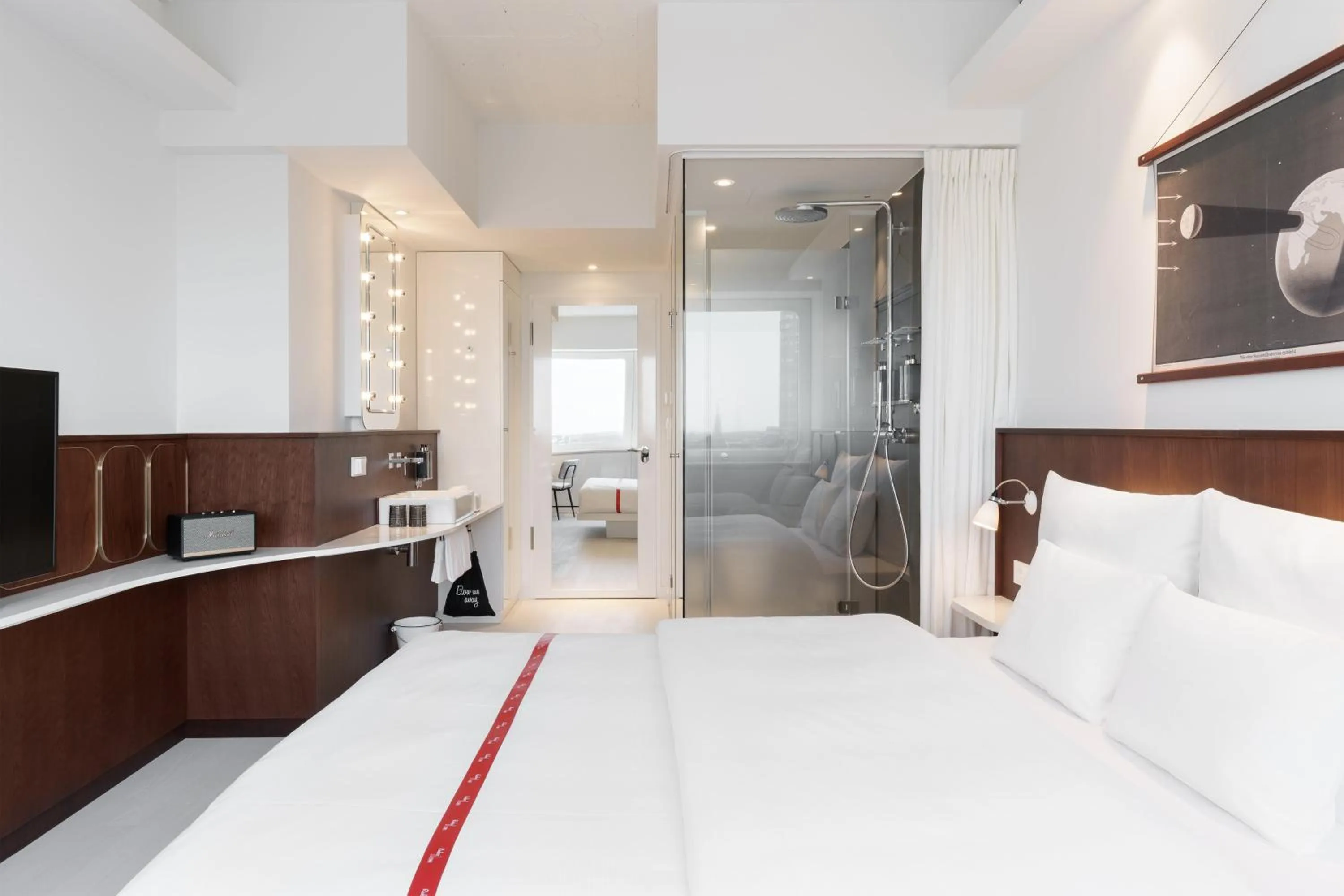 Photo of the whole room, Bed in Ruby Luna Hotel Dusseldorf