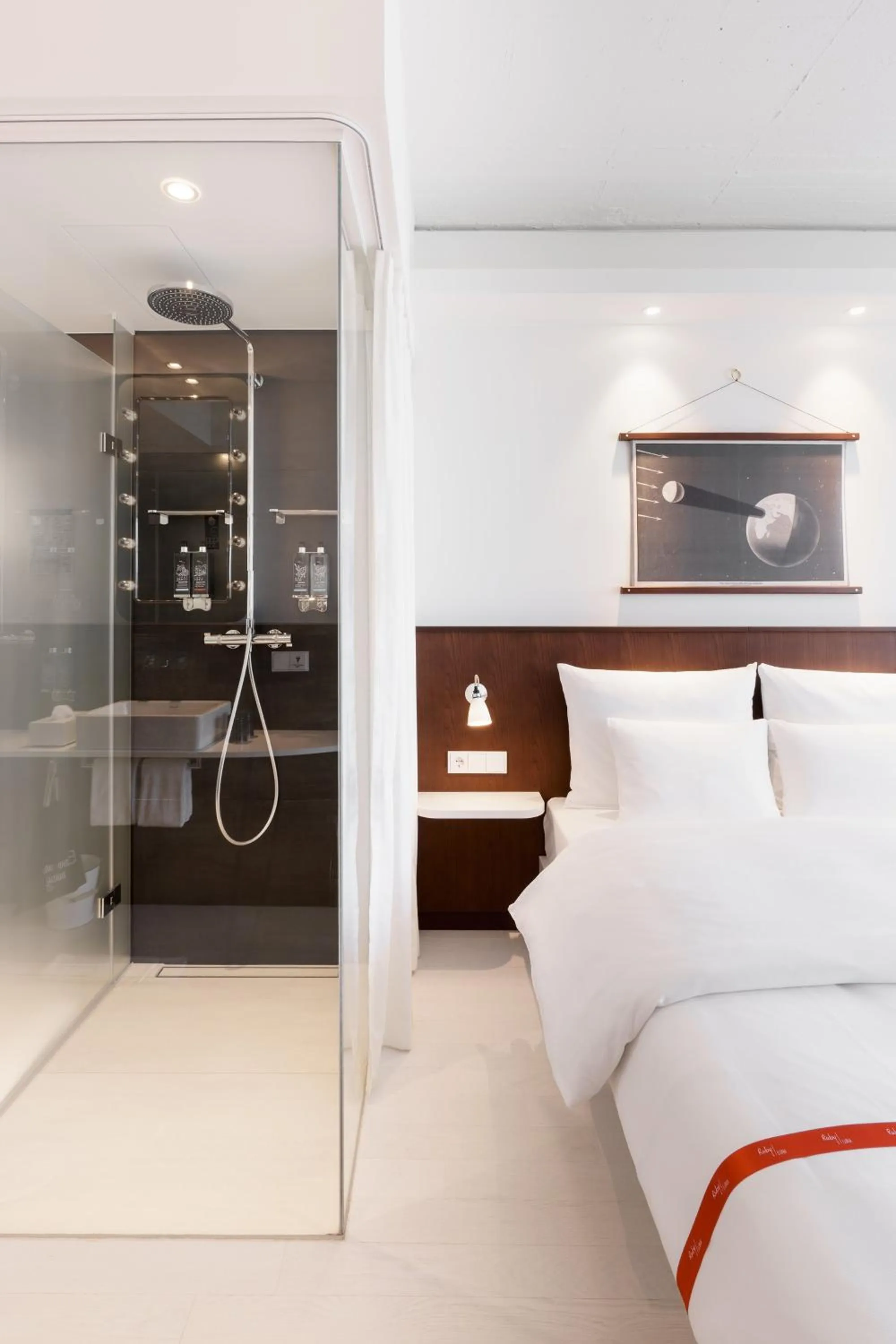 Photo of the whole room, Bed in Ruby Luna Hotel Dusseldorf