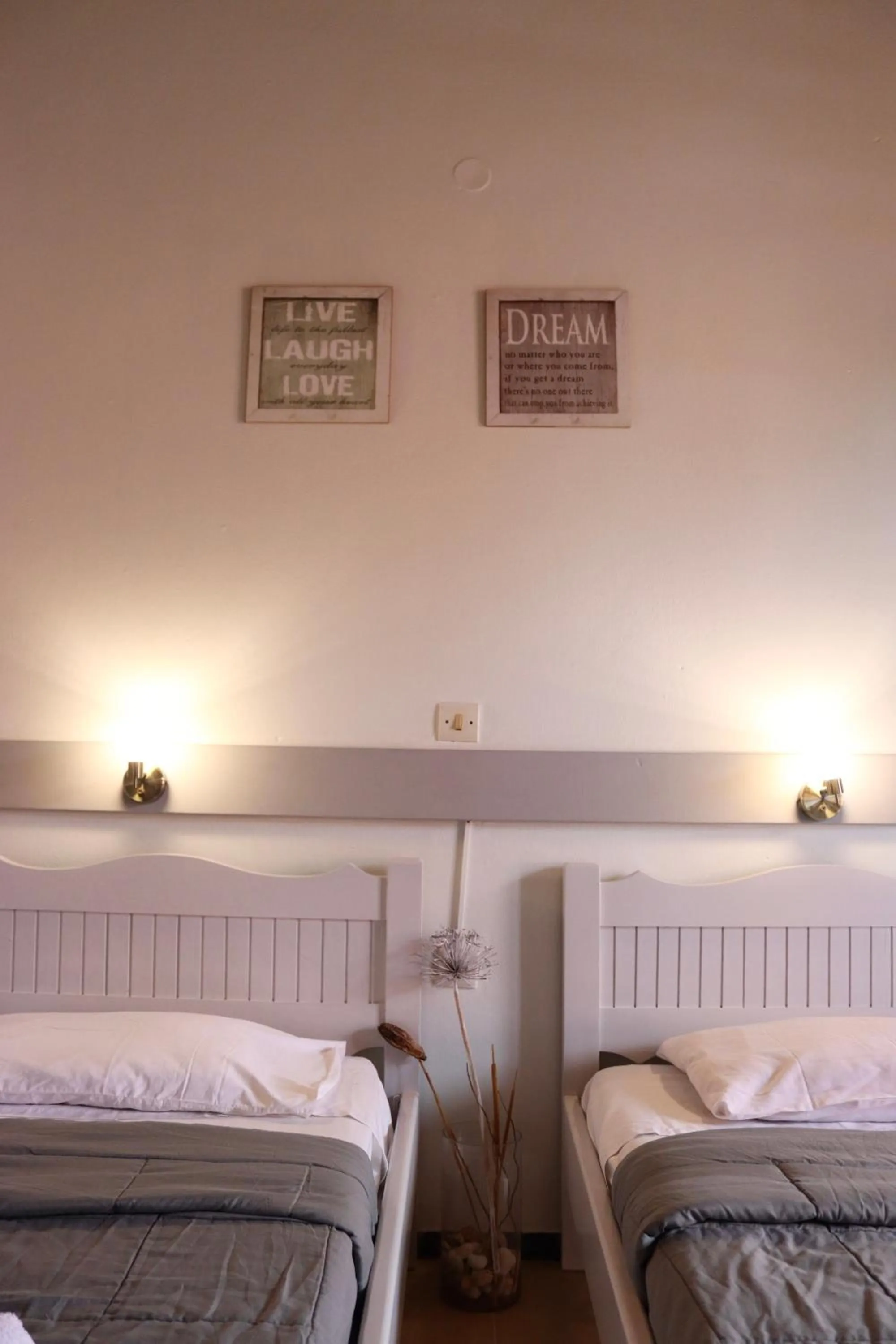 Bed in Elves Studios& Apartment's SIDARI