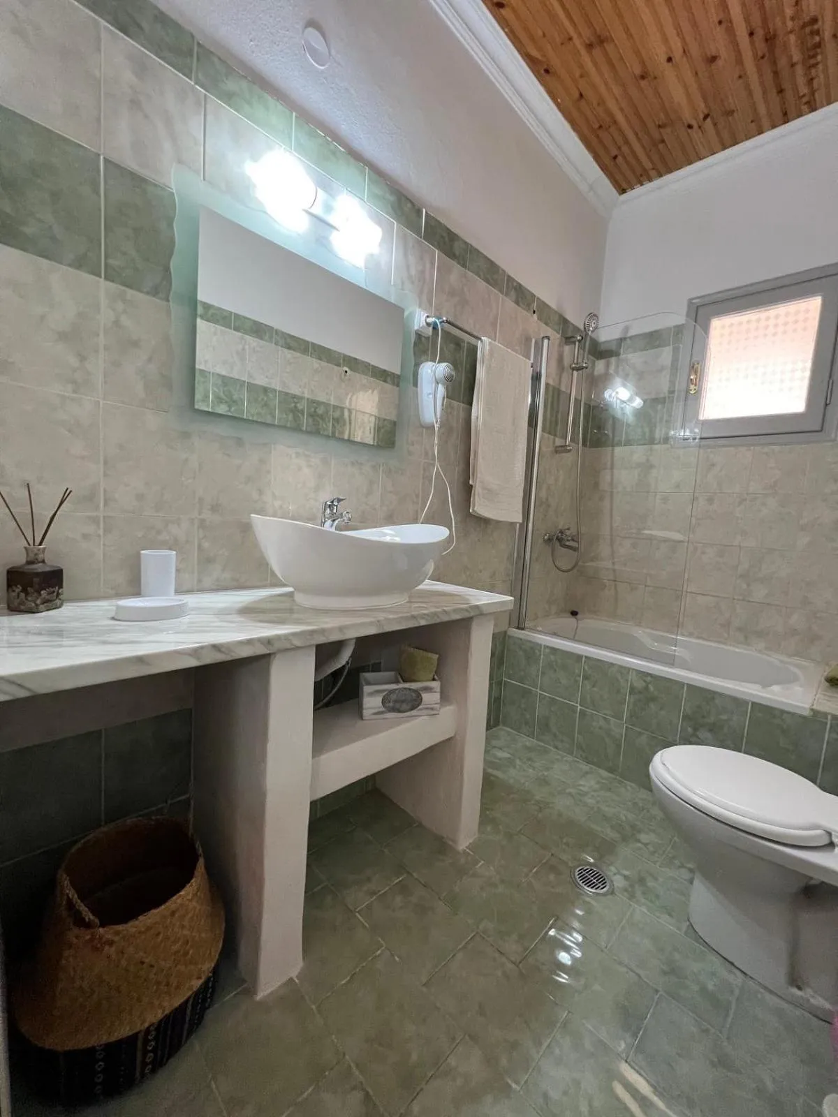 Bathroom in Elves Studios& Apartment's SIDARI