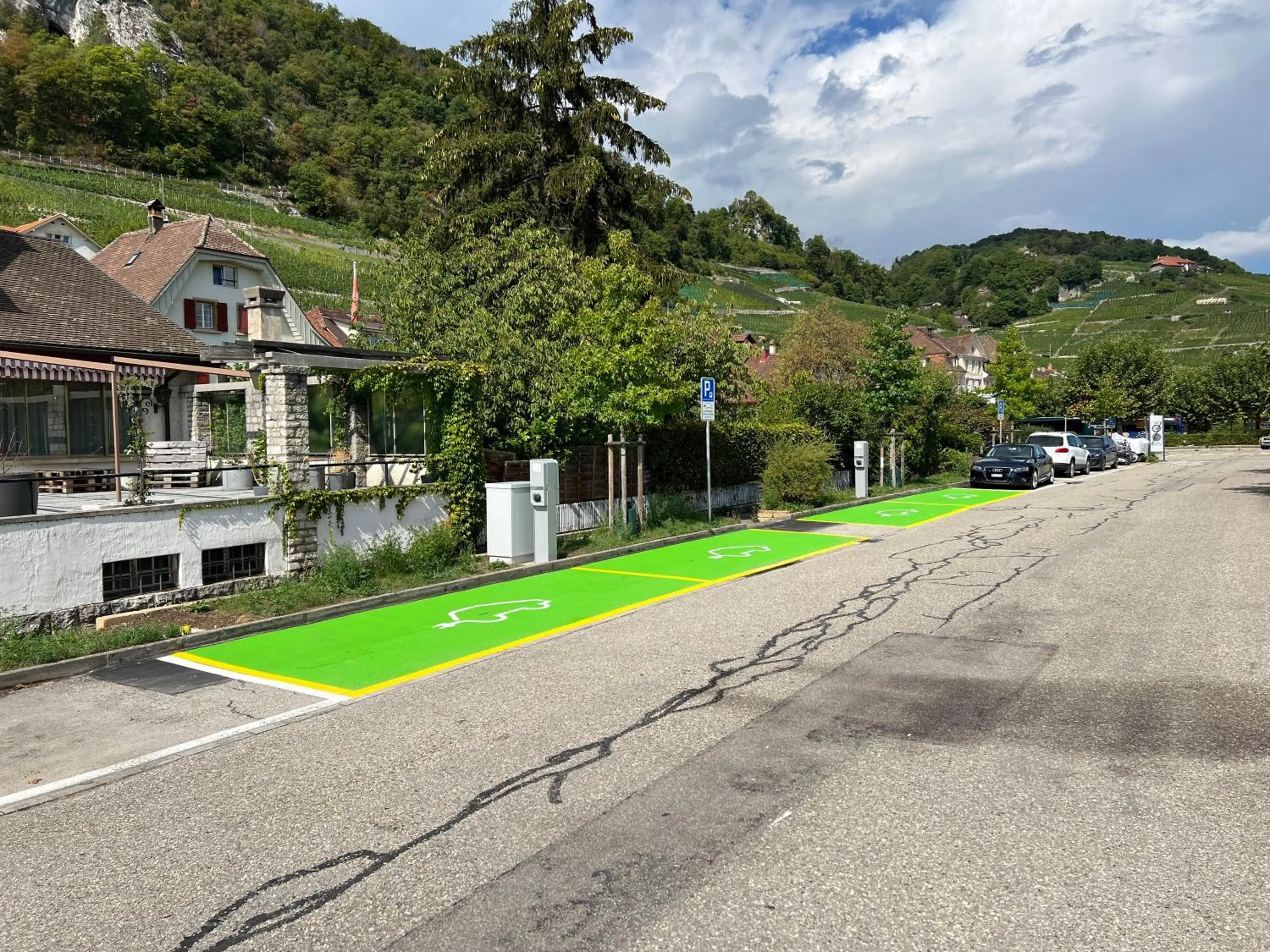 Parking in Fontana Garni