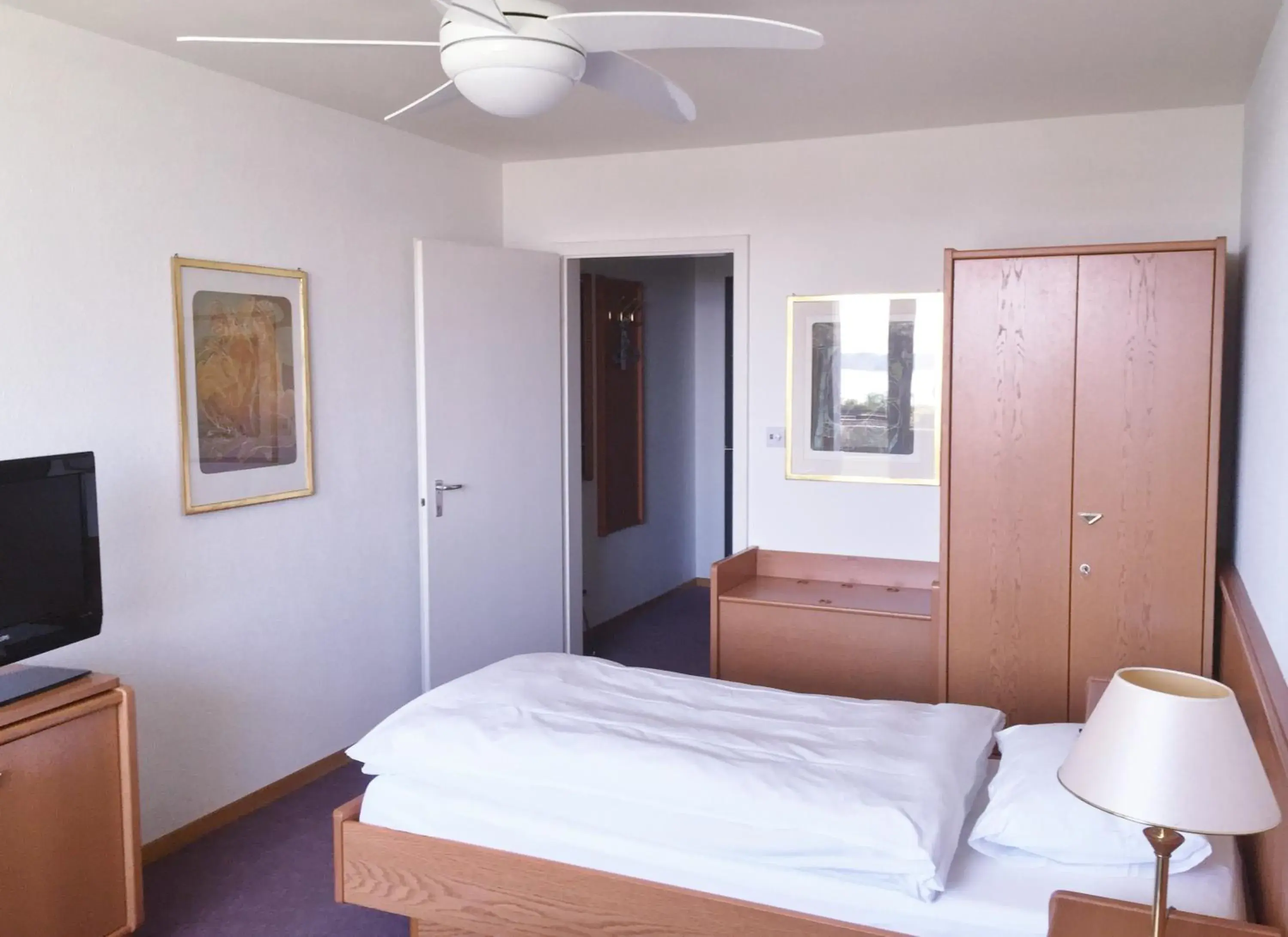 Single Room in Fontana Garni Single Room in Fontana Garni