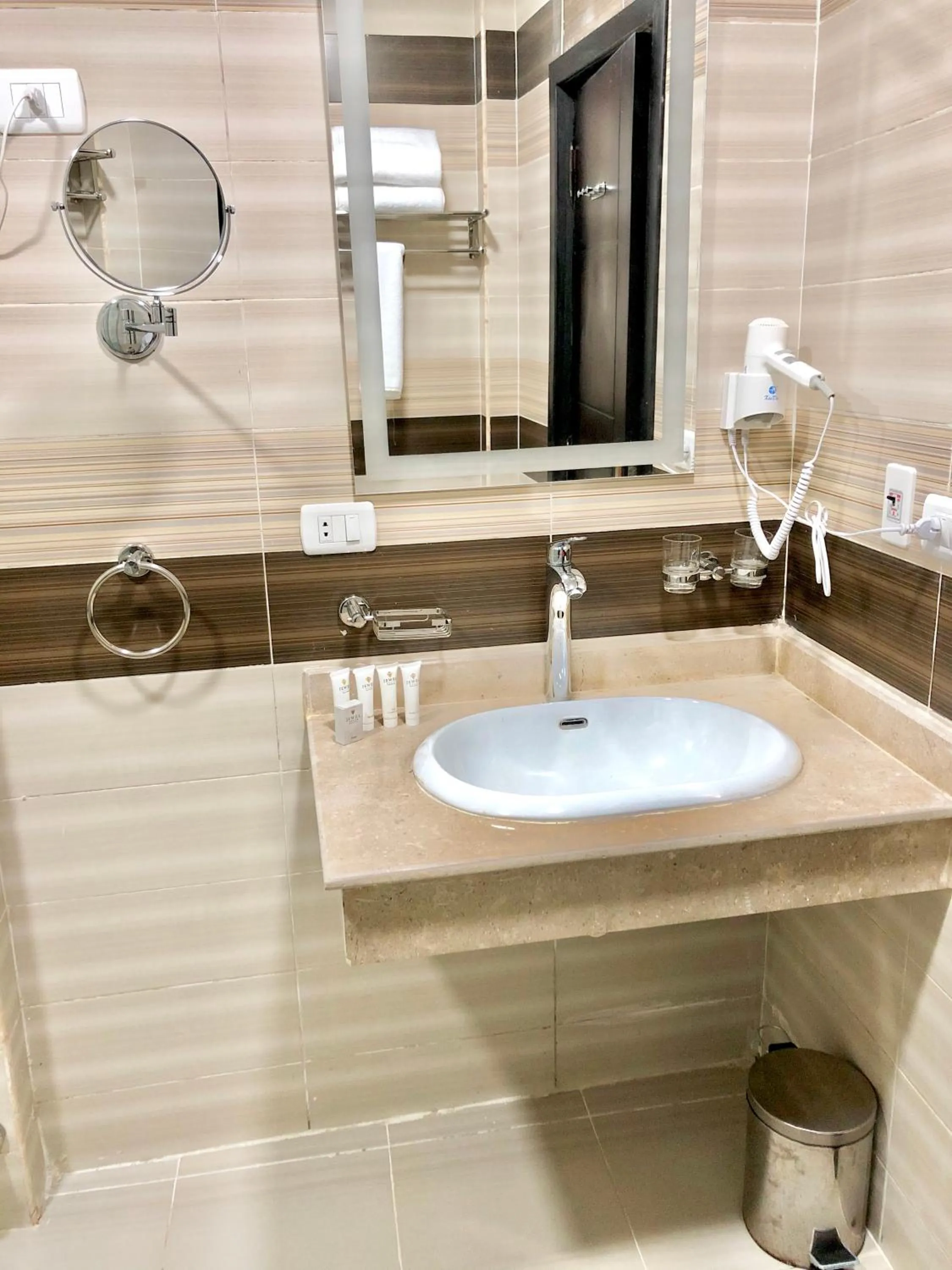 Bathroom in Jewel Dokki Hotel