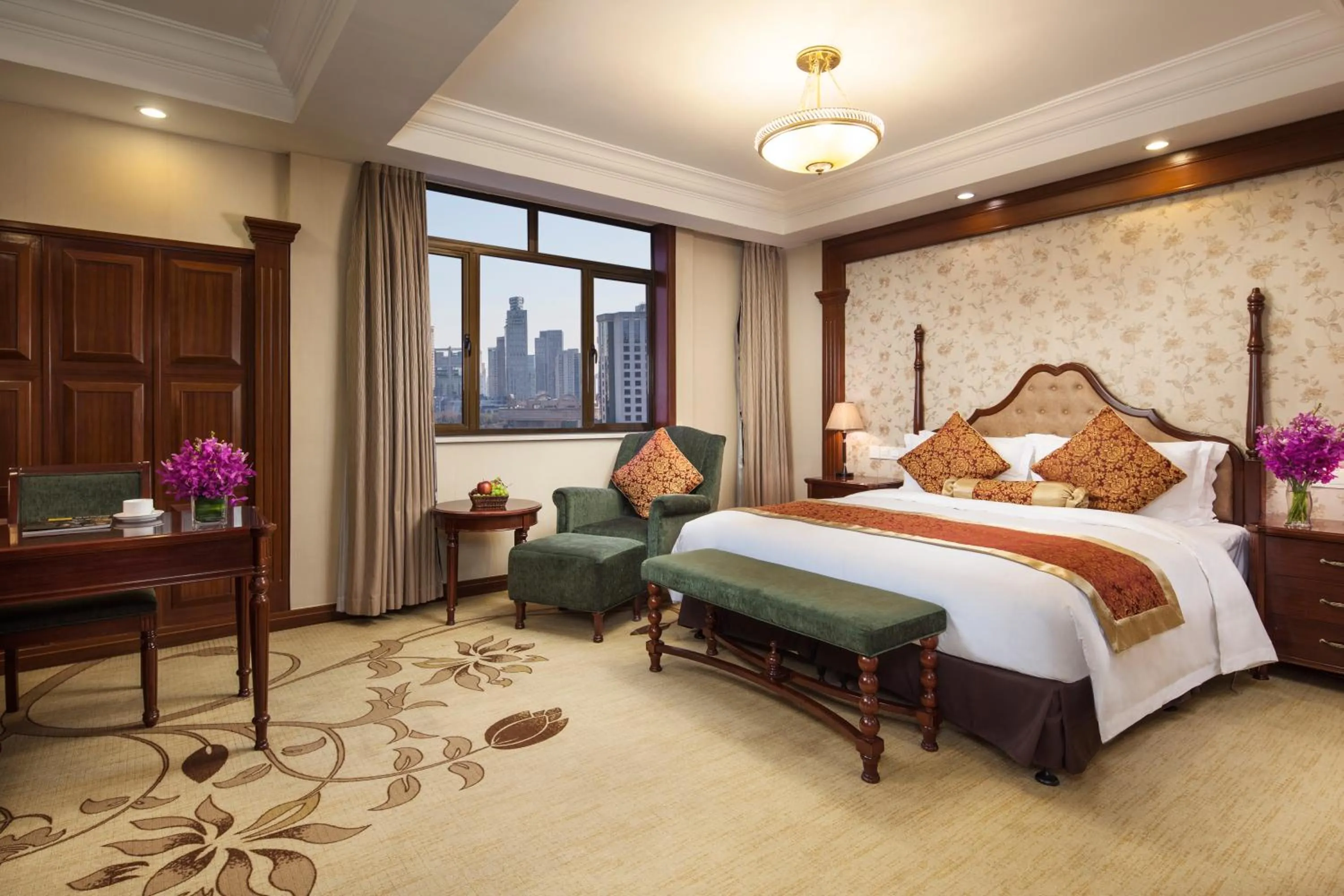 Decorative detail, Bed in Jin Jiang Pacific Hotel