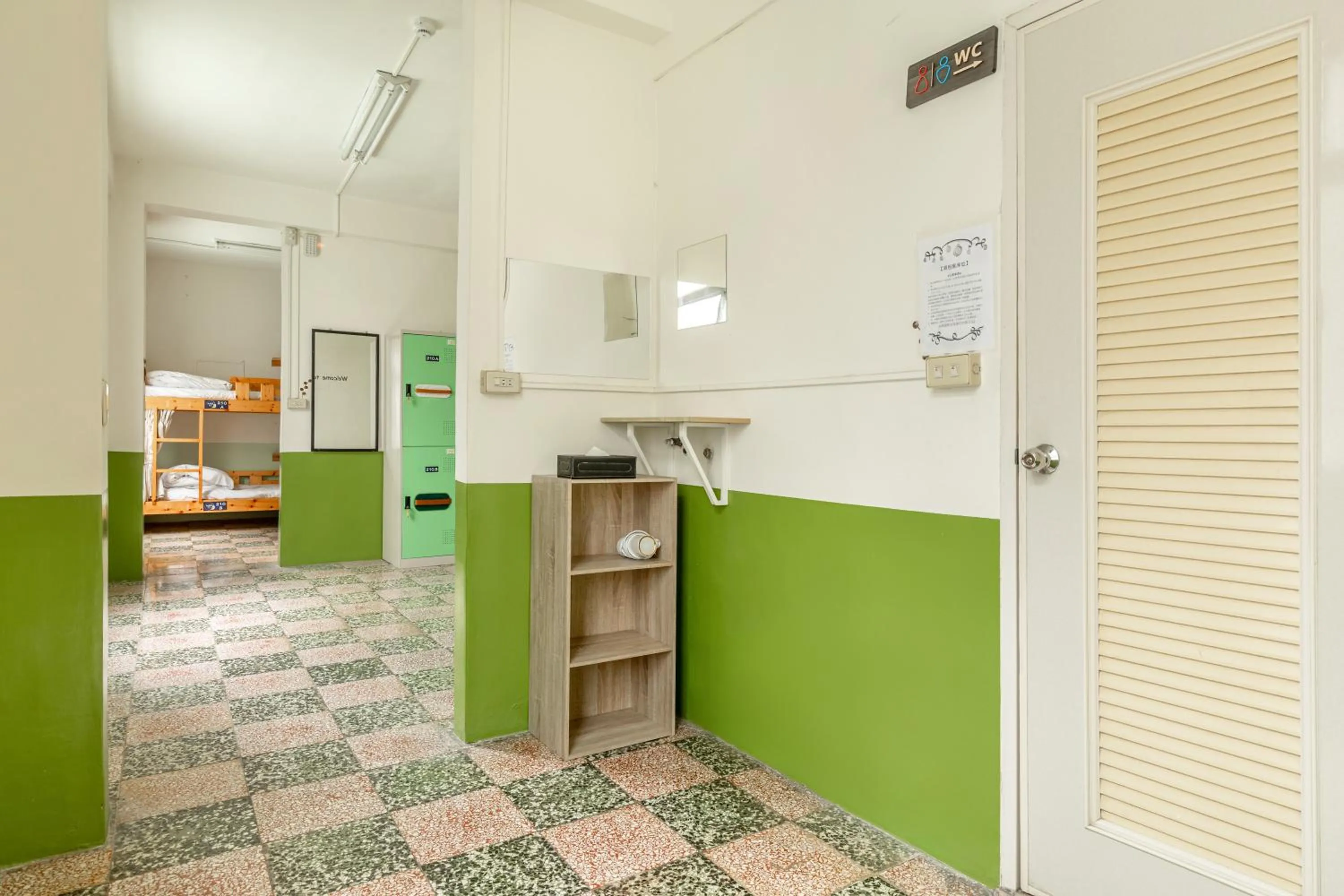 Photo of the whole room, Bed in Forever Happiness Hostel