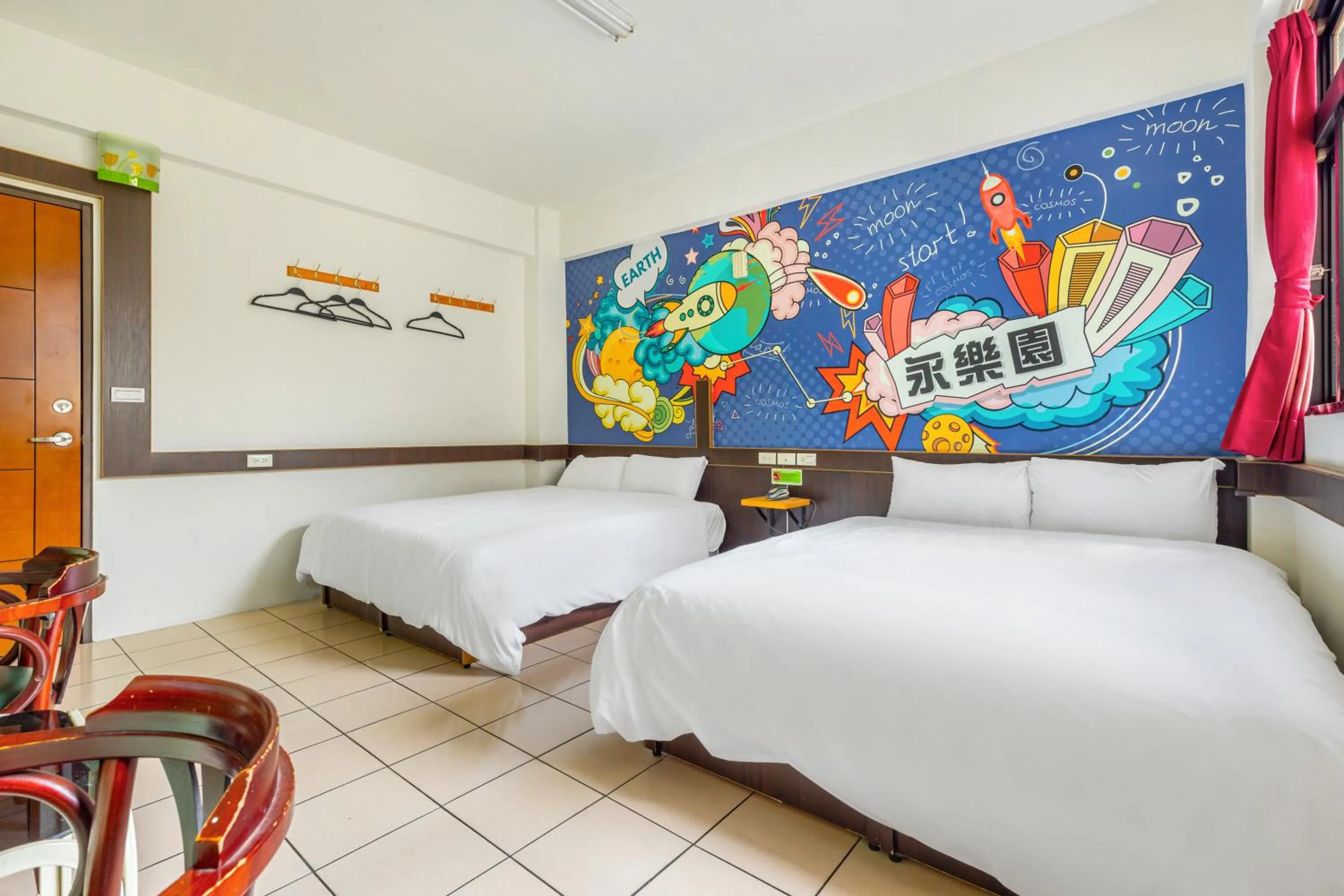 Photo of the whole room, Bed in Forever Happiness Hostel