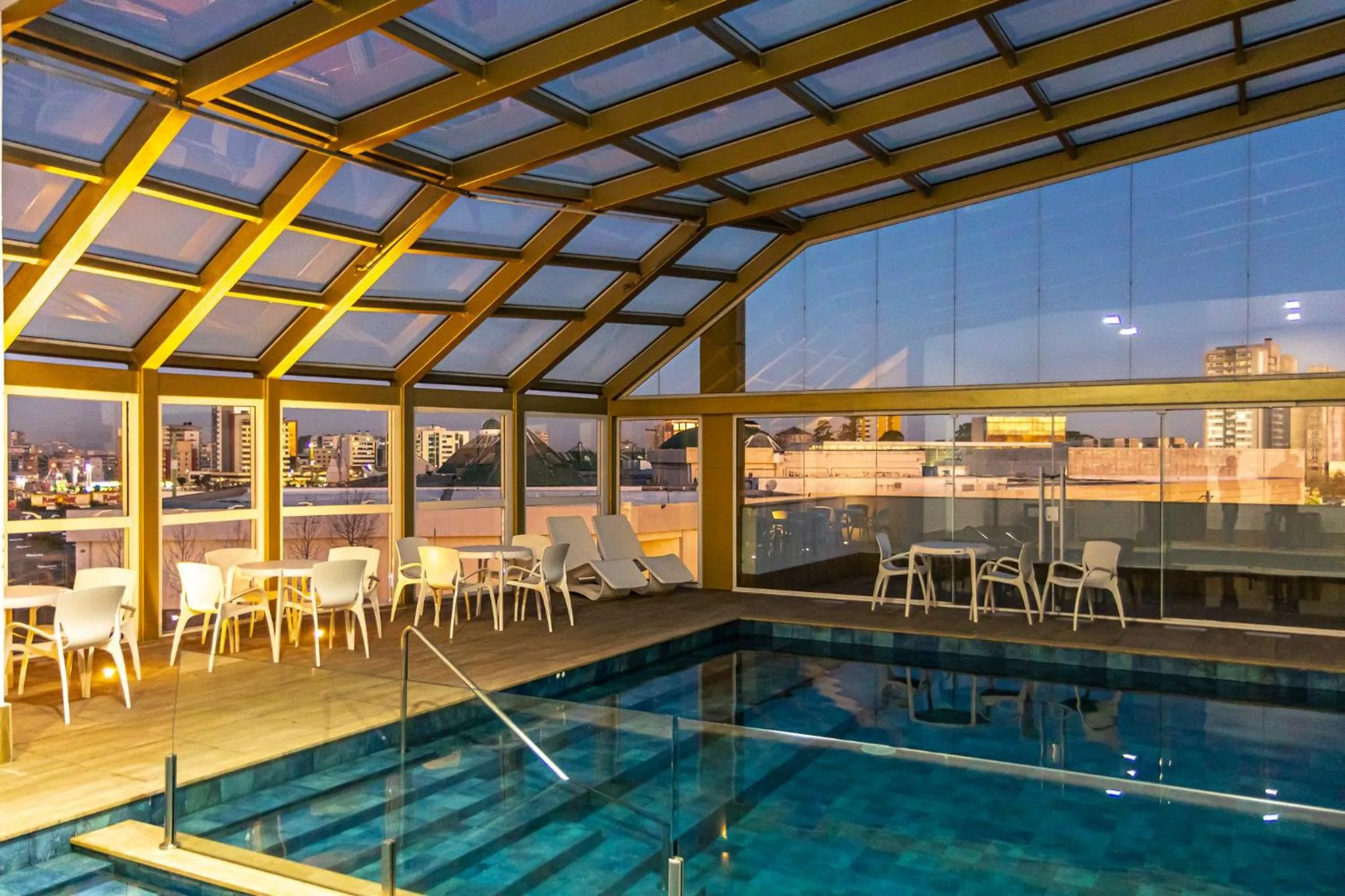 Swimming pool in Travel Inn Hotels Caxias do Sul