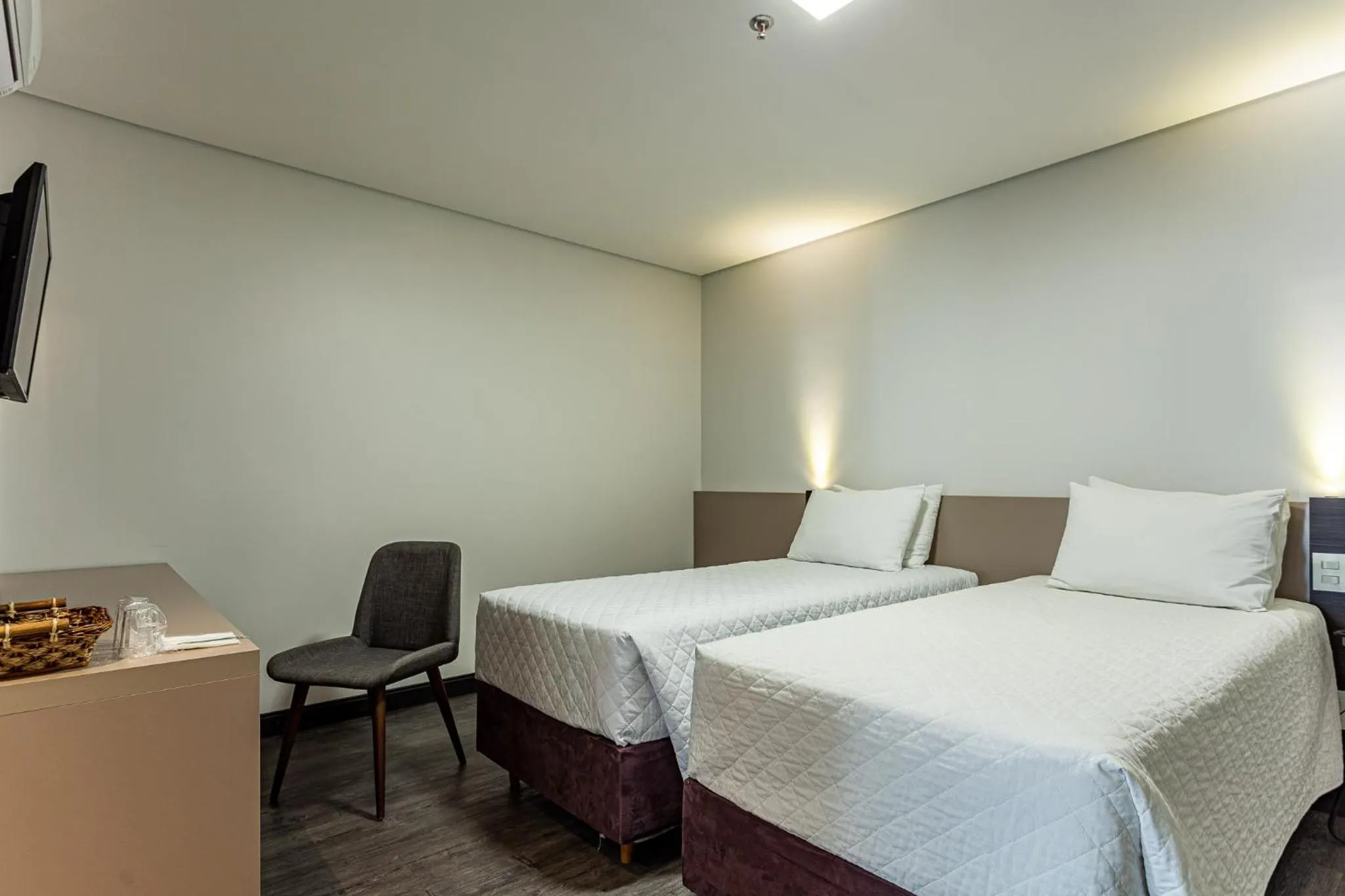 Photo of the whole room, Bed in Travel Inn Hotels Caxias do Sul