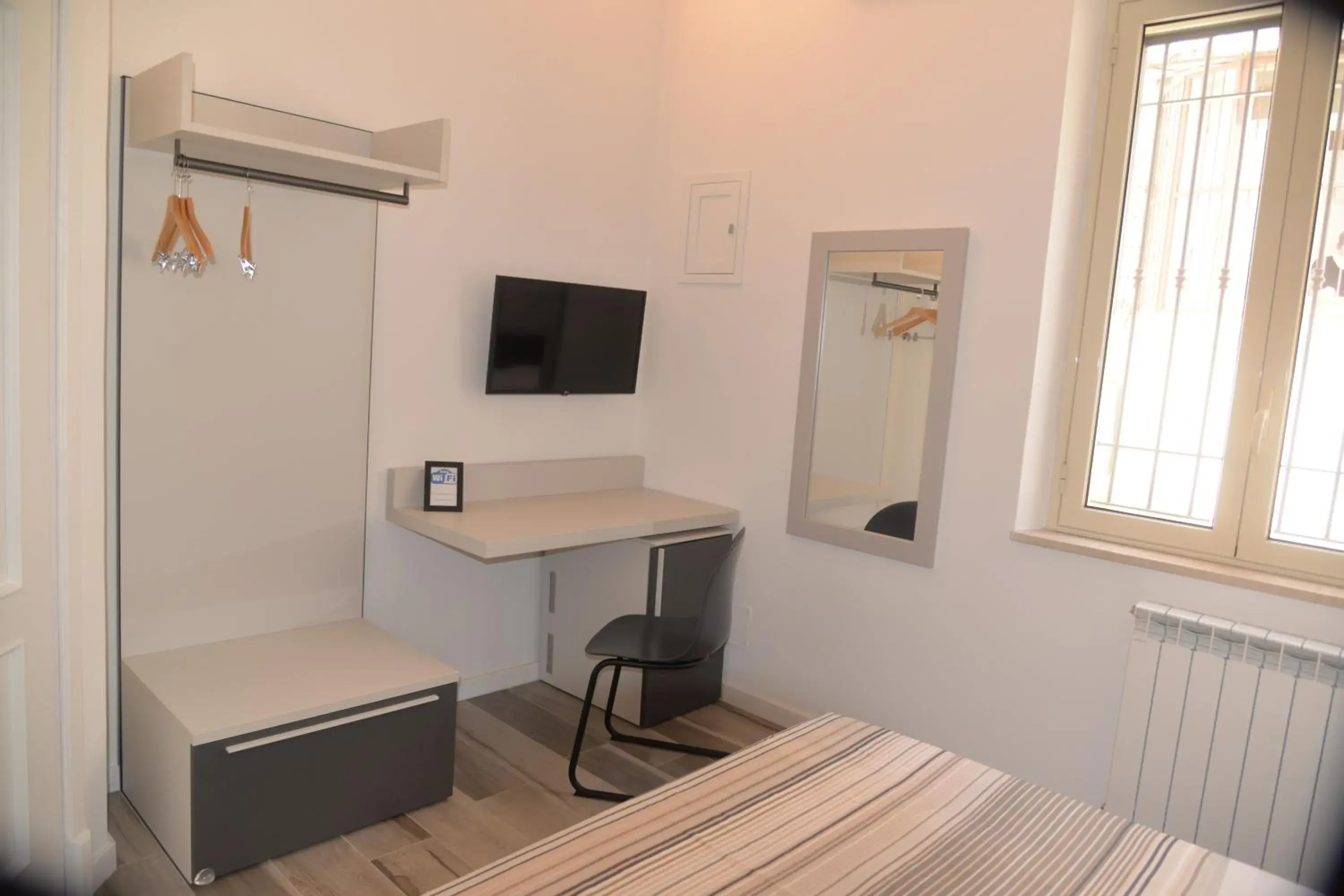 Double Room with Private Bathroom - single occupancy in B&B I BRONZI Double Room with Private Bathroom - single occupancy in B&B I BRONZI