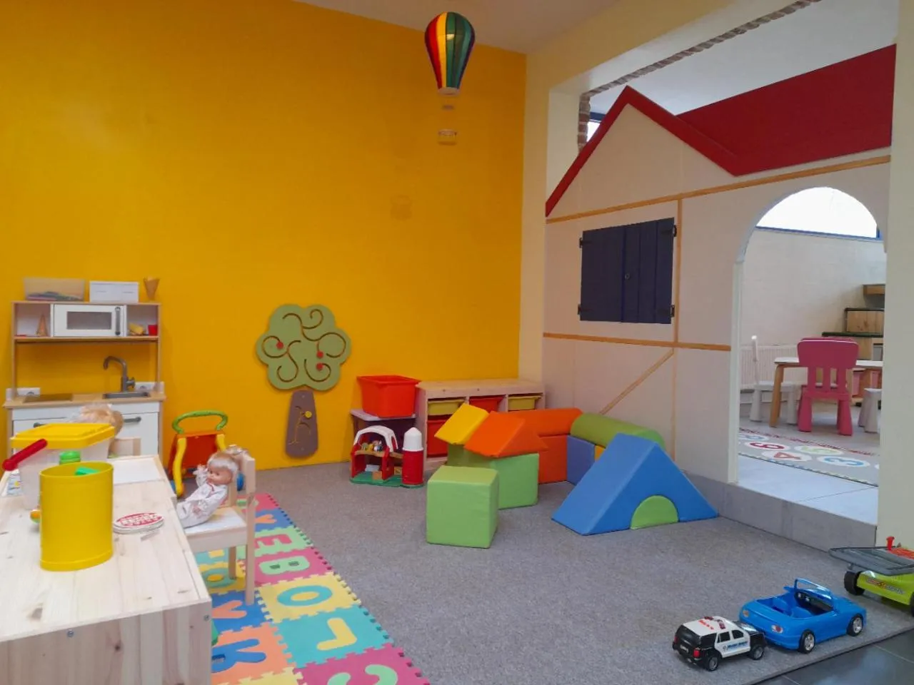 Children play ground in B&B 't Maanhof