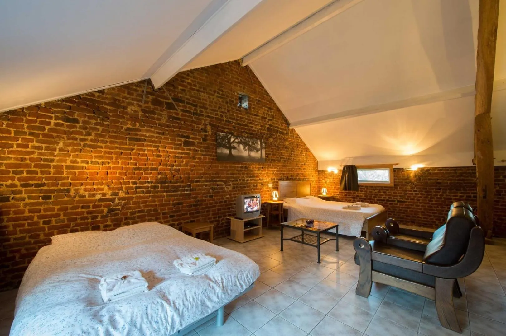 Photo of the whole room, Bed in B&B 't Maanhof