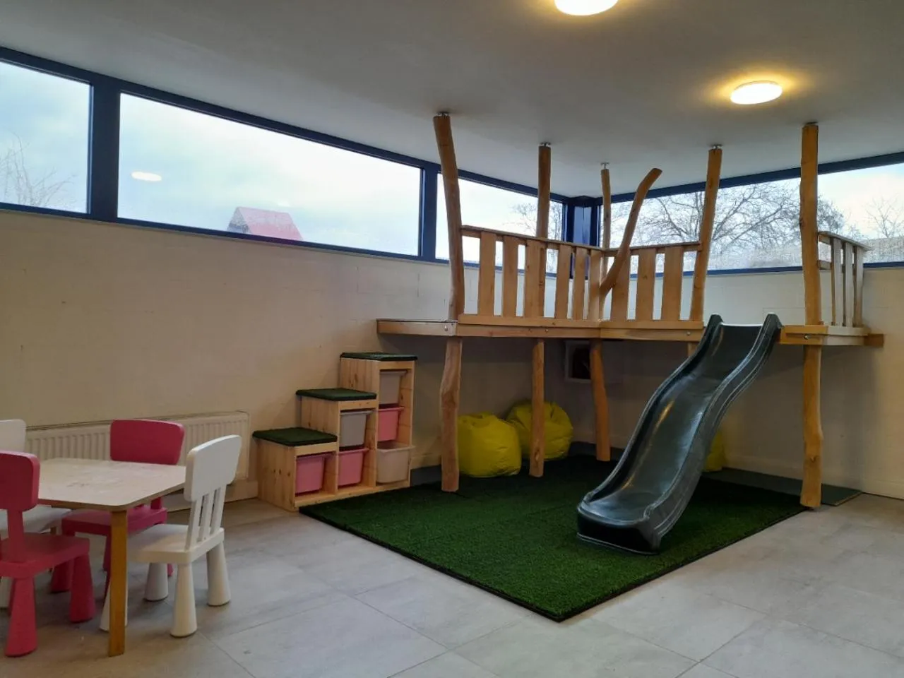 Children play ground in B&B 't Maanhof