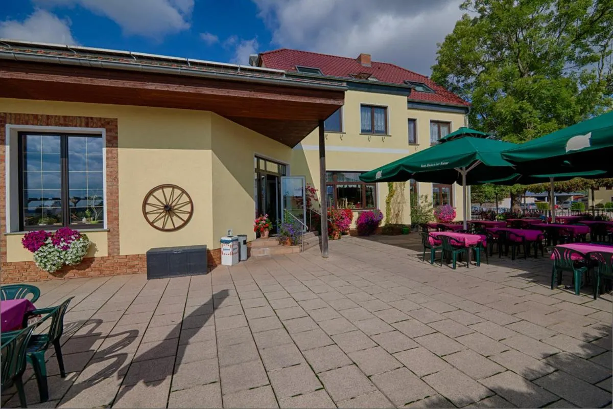 Facade/entrance in Elbterrassen zu Brambach