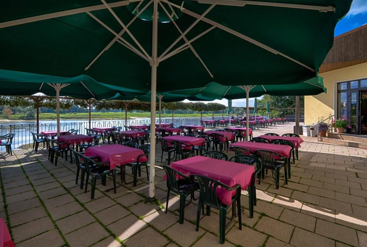 Restaurant/places to eat in Elbterrassen zu Brambach