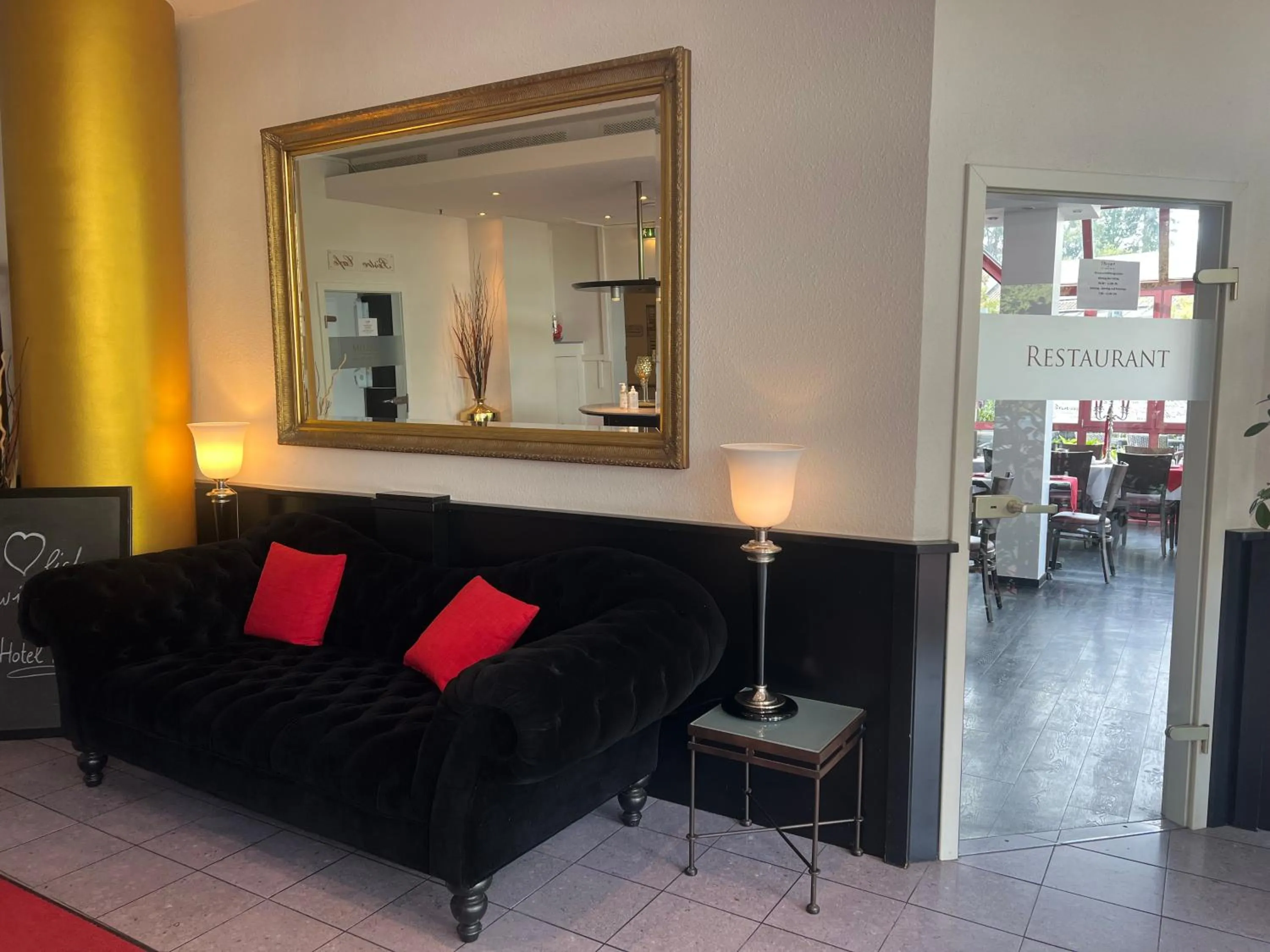 Lobby or reception in Hotel Mozart