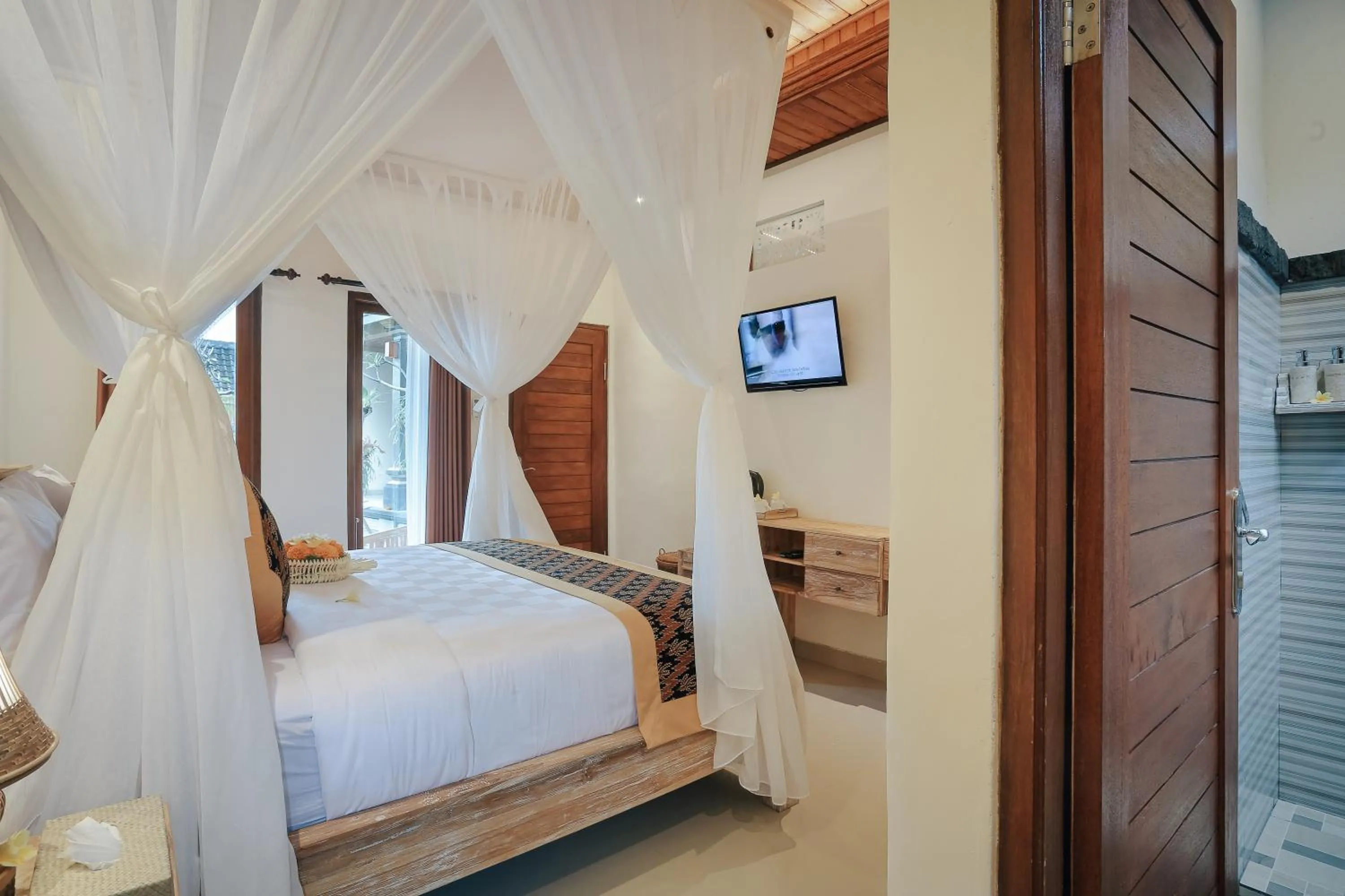 Bedroom, Bed in Sitala Suite