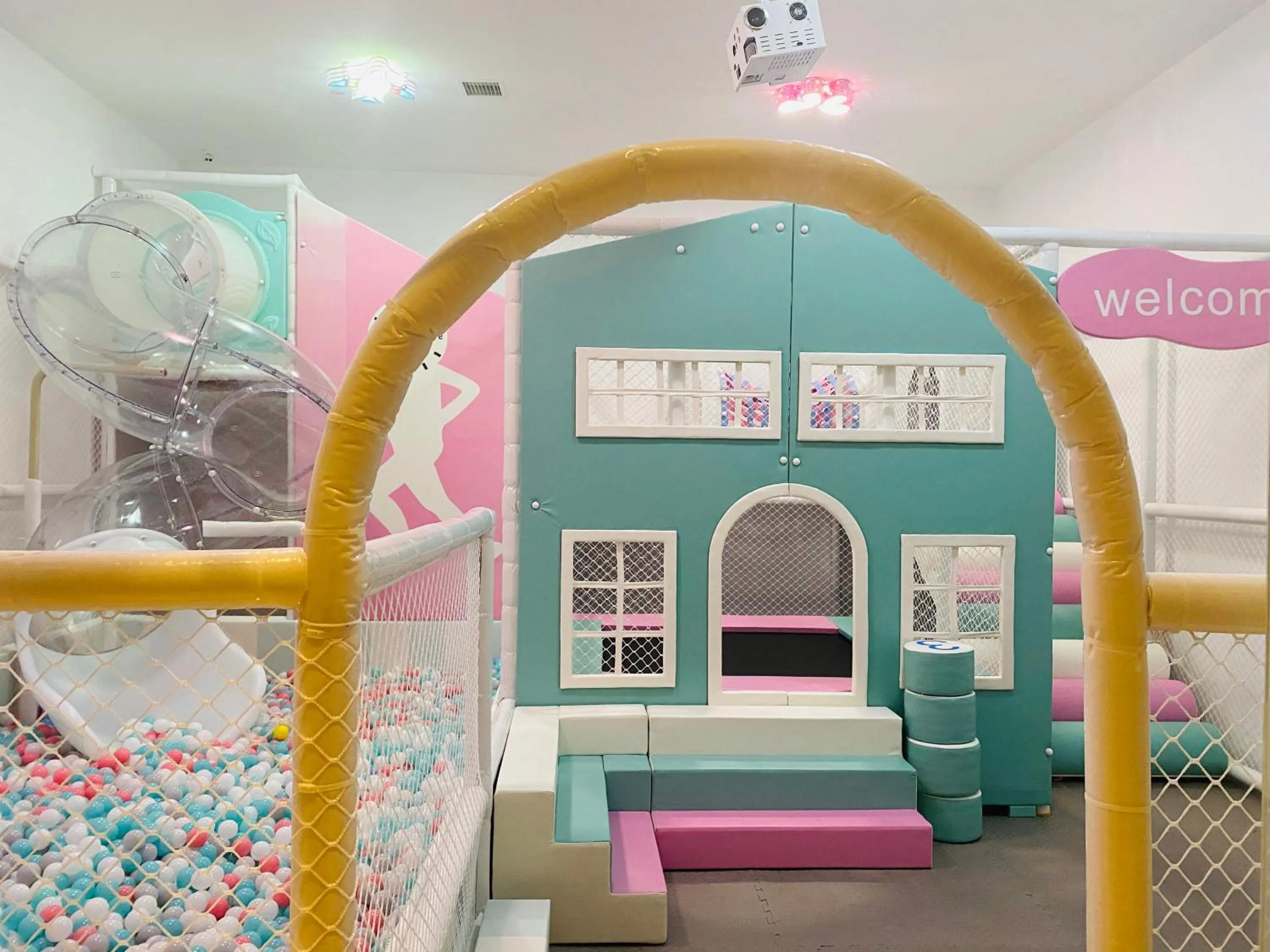 Children play ground, Bed in C&D Hotel,Xiamen Xiang'an-Late Check Out & Free Welcome Snacks