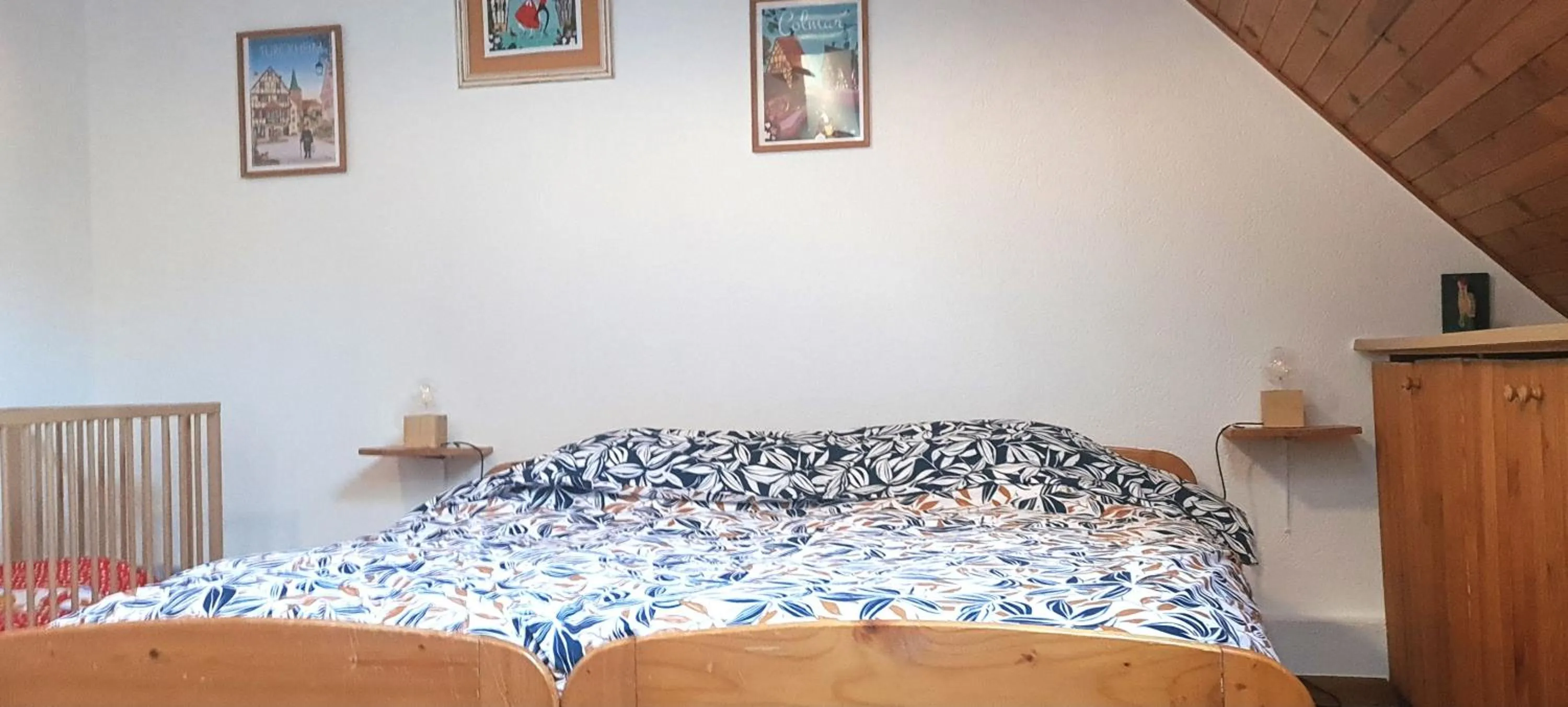 Photo of the whole room, Bed in Gîte et chambres d'hôtes Les Framboises