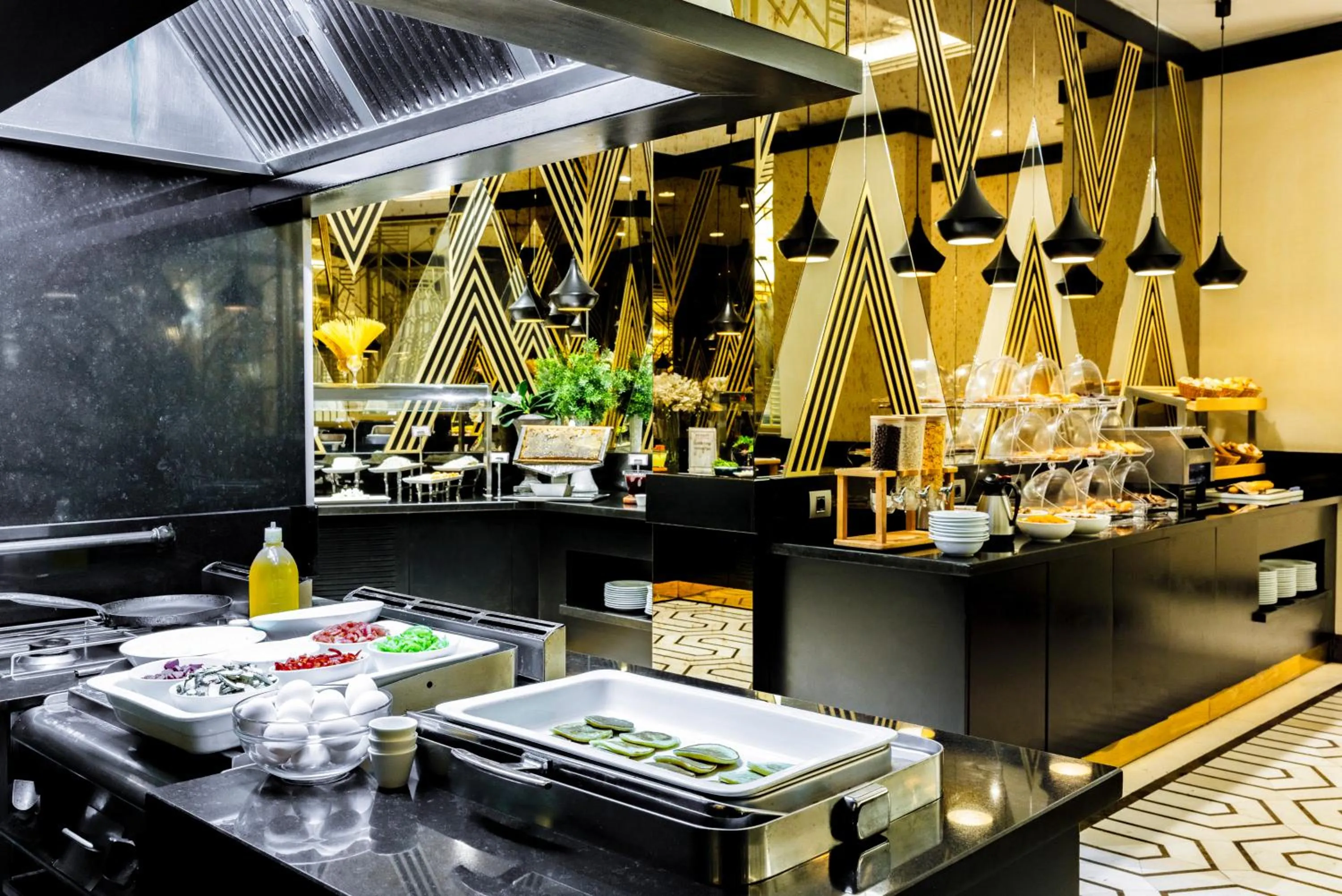 Food and drinks in Ramada by Wyndham Istanbul Golden Horn